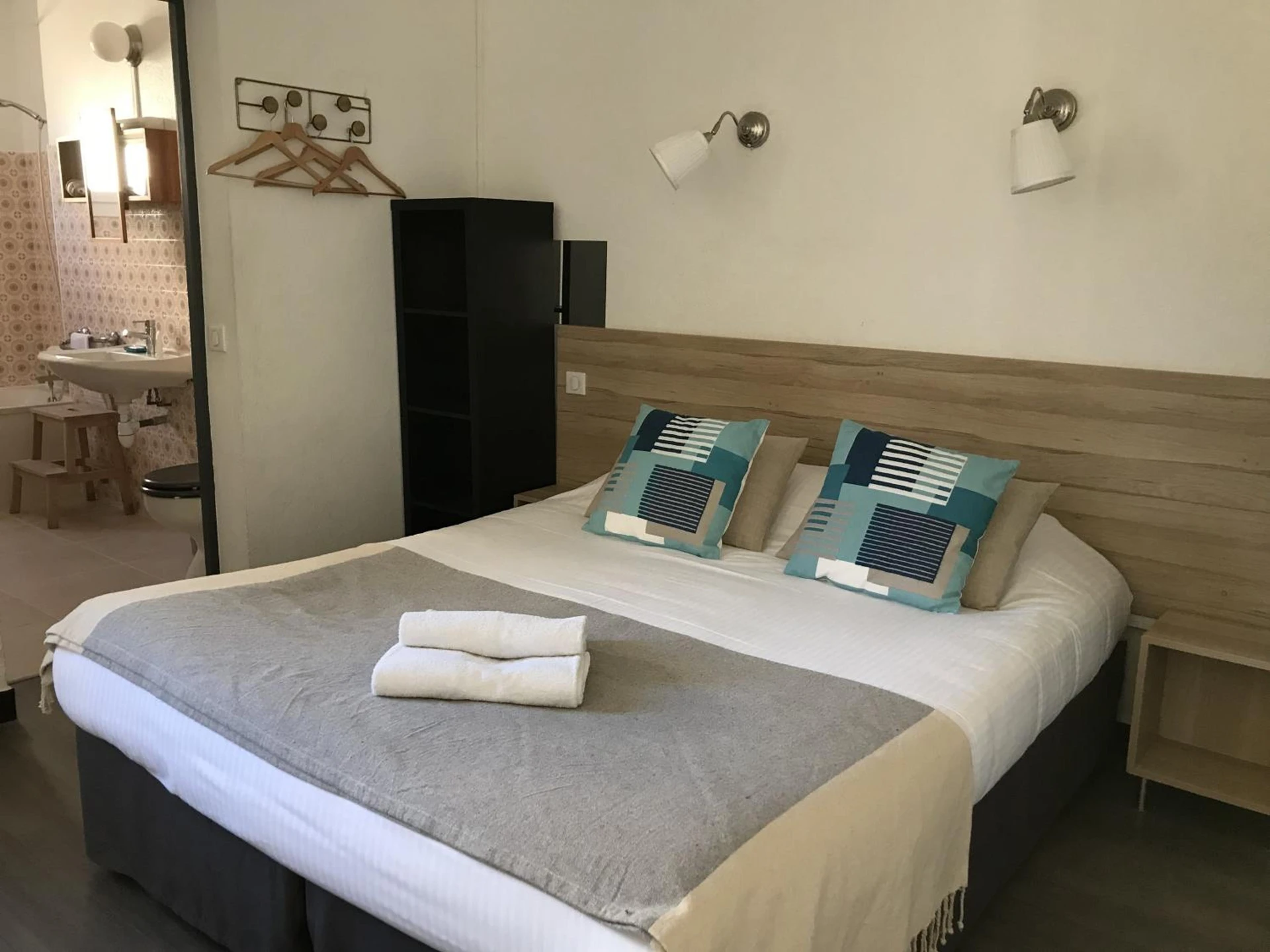 Magnifique chambre pour un séminaire d'entreprise à Hôtel La Petite Bohème - Le Lavandou