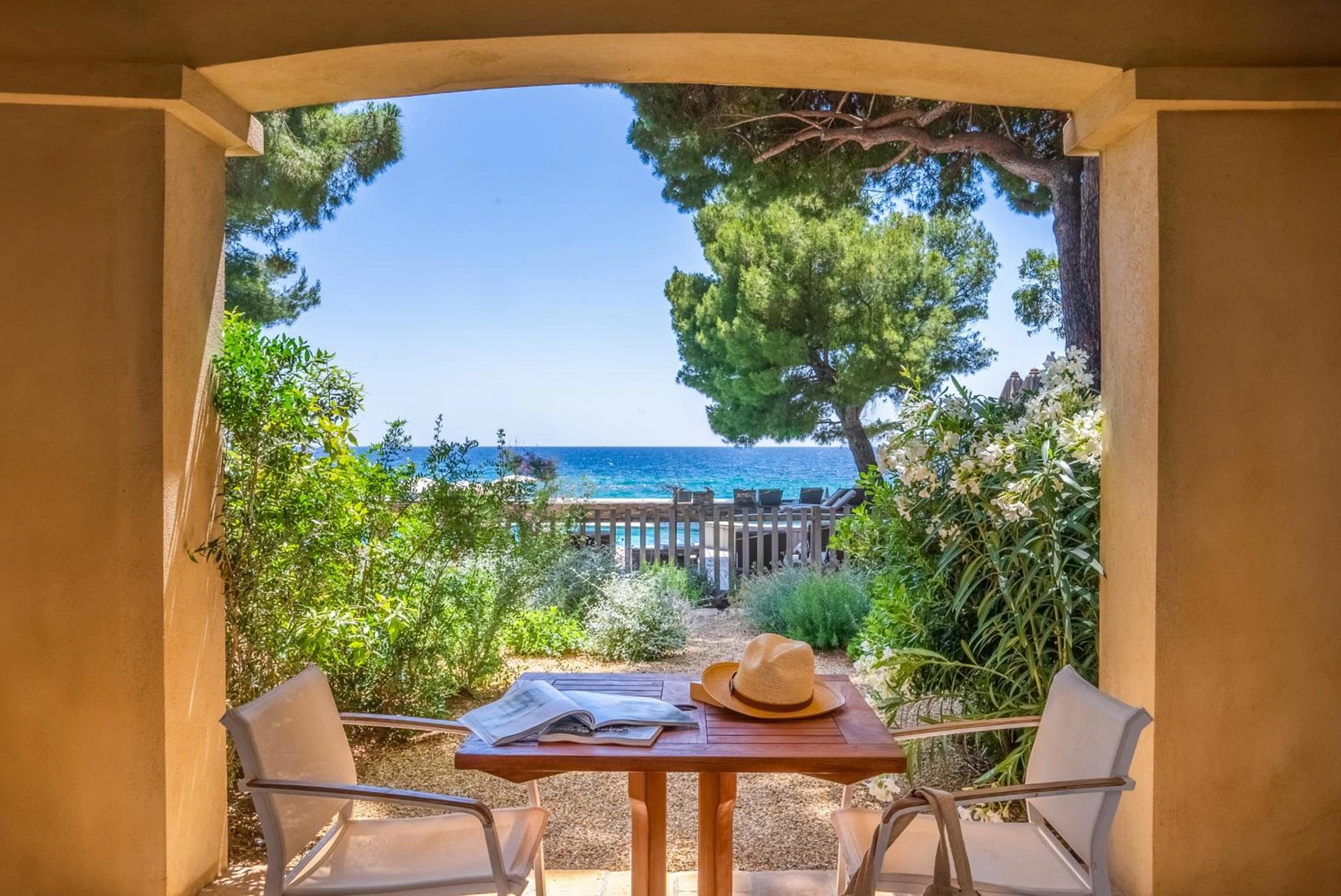 Organiser un séminaire d'entreprise : La Pinède Plage à la-croix-valmer
