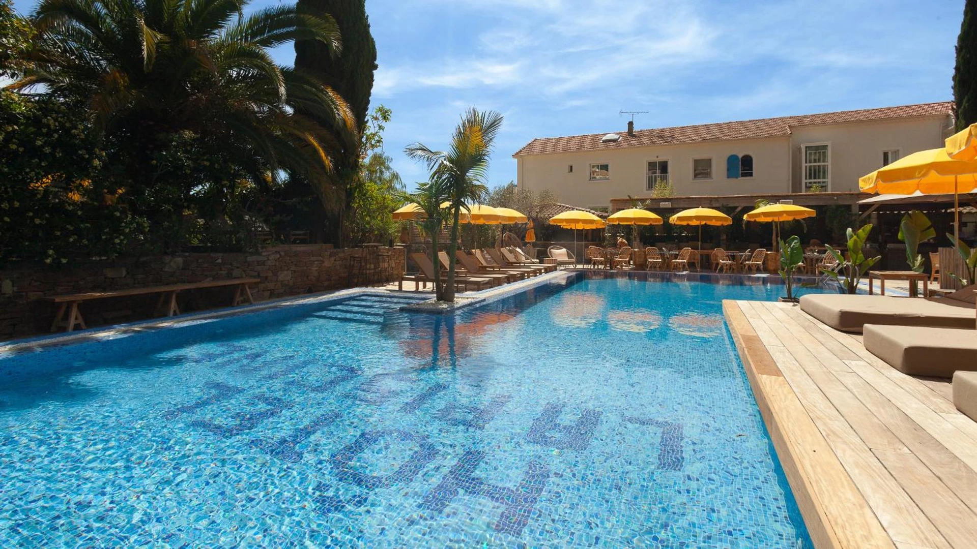 Chambre à Hôtel La Piscine - Organiser un séminaire d'entreprise à Le Lavandou