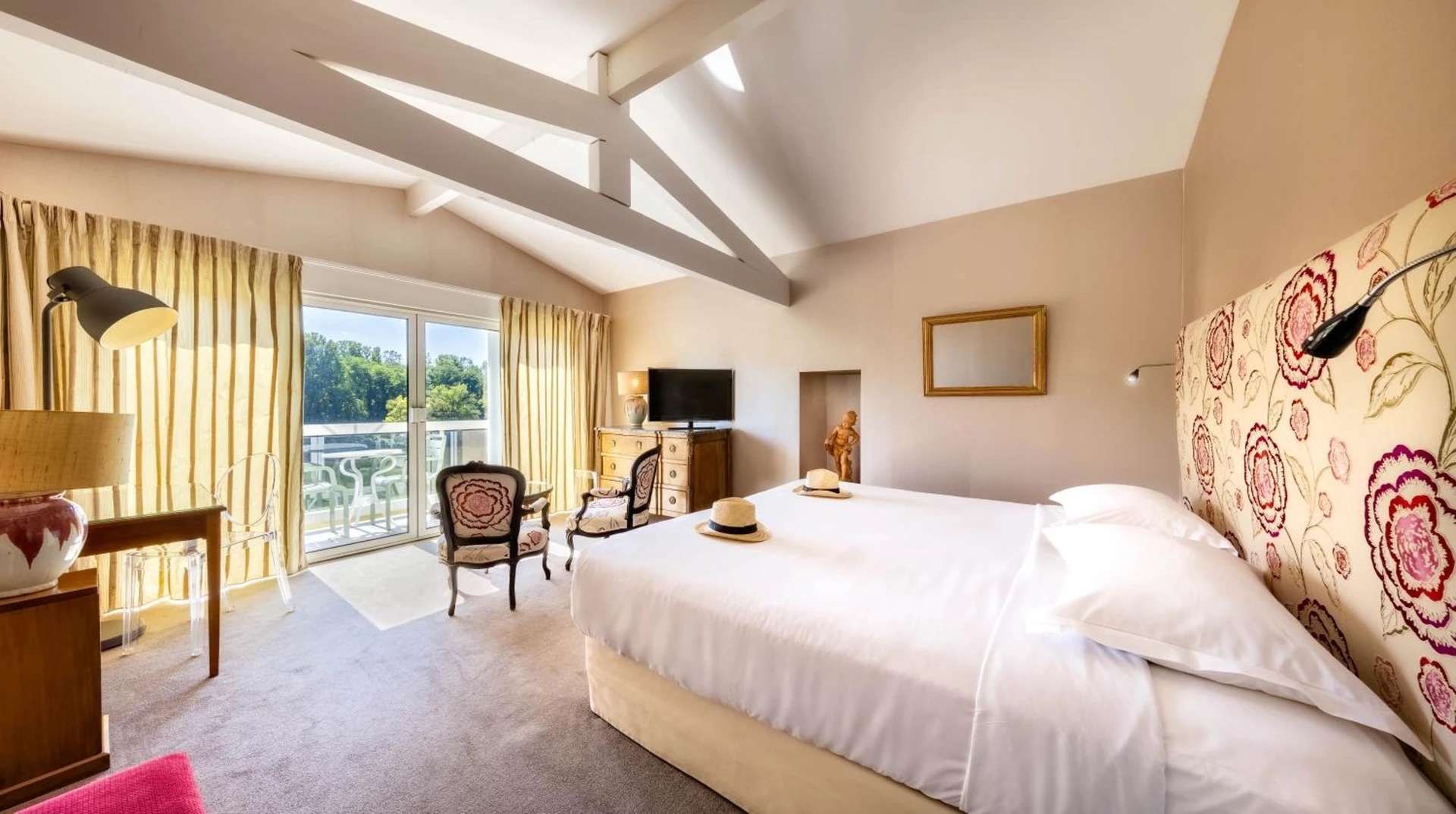 Chambre disponible pour un séminaire d'entreprise à LA RESERVE ALBI Hôtel Restaurant - Albi
