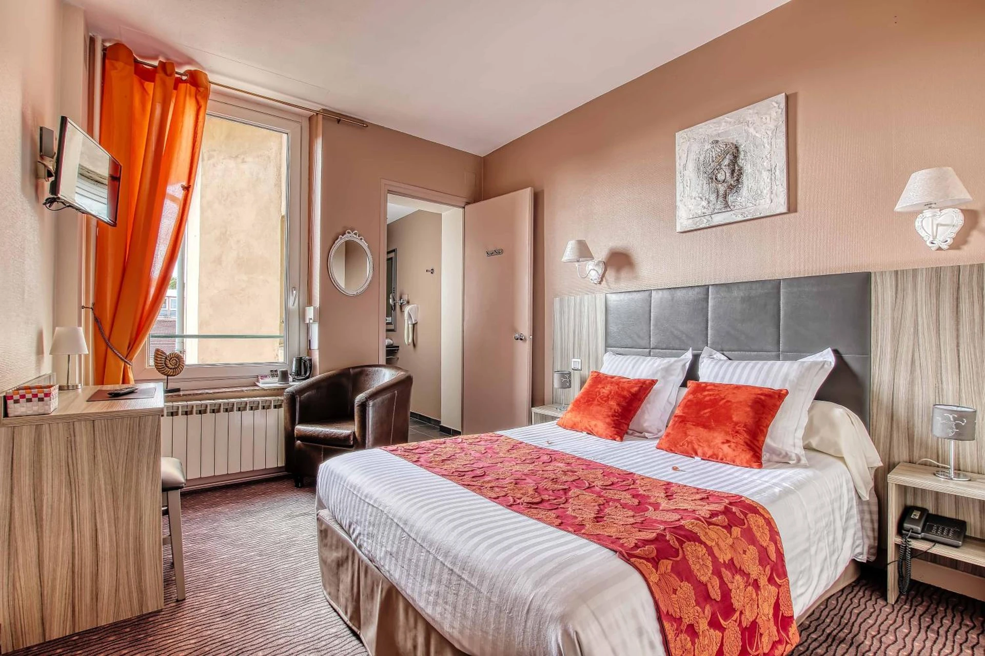Chambre disponible pour un séminaire d'entreprise à Cit'Hotel La Résidence - Nancy