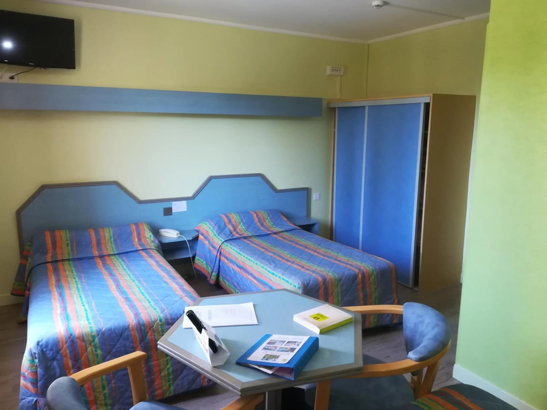 Chambre disponible pour un séminaire d'entreprise à Logis La Rose Des Vents - Volvic
