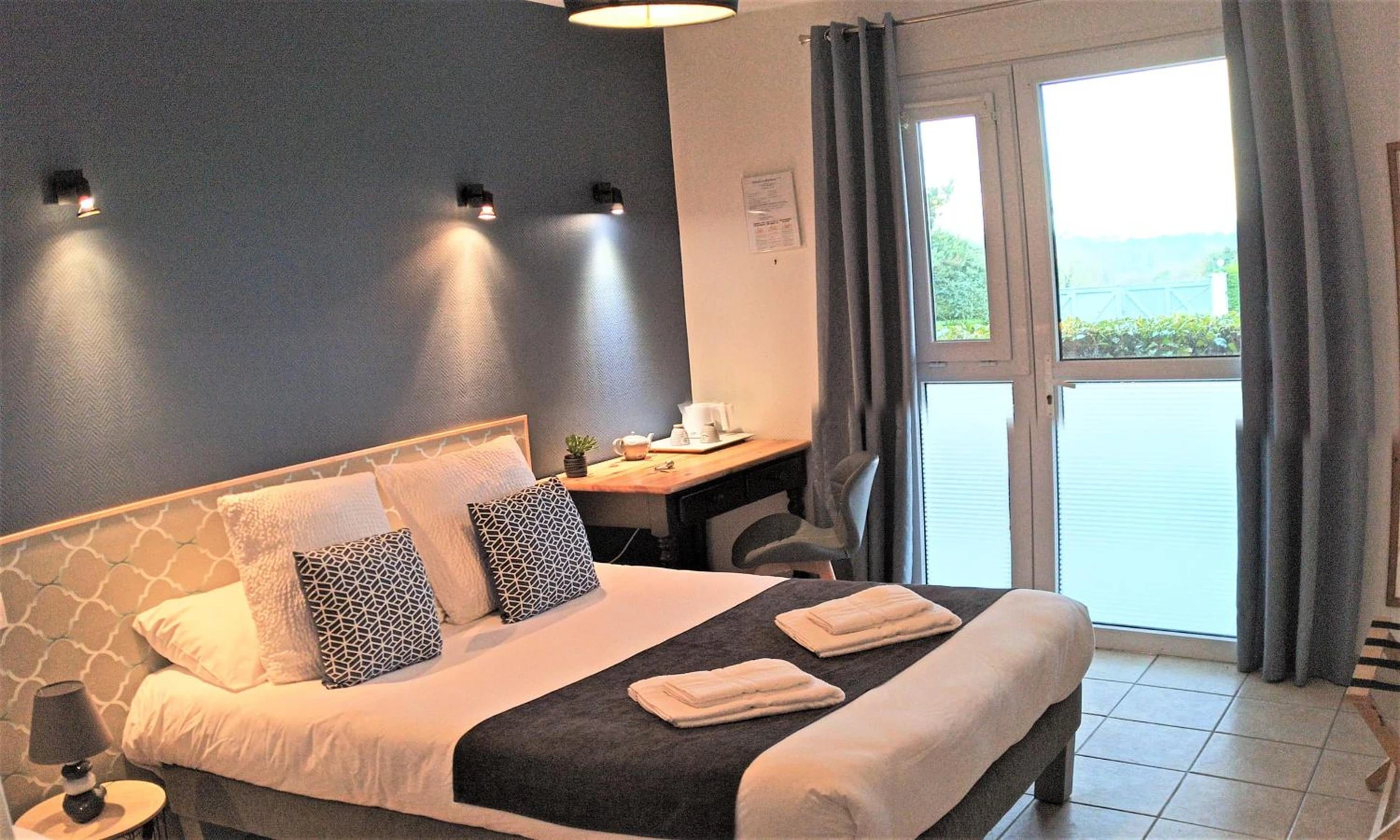 Chambre disponible pour un séminaire d'entreprise à Logis Hôtel La Rosière - Tracy-sur-Mer