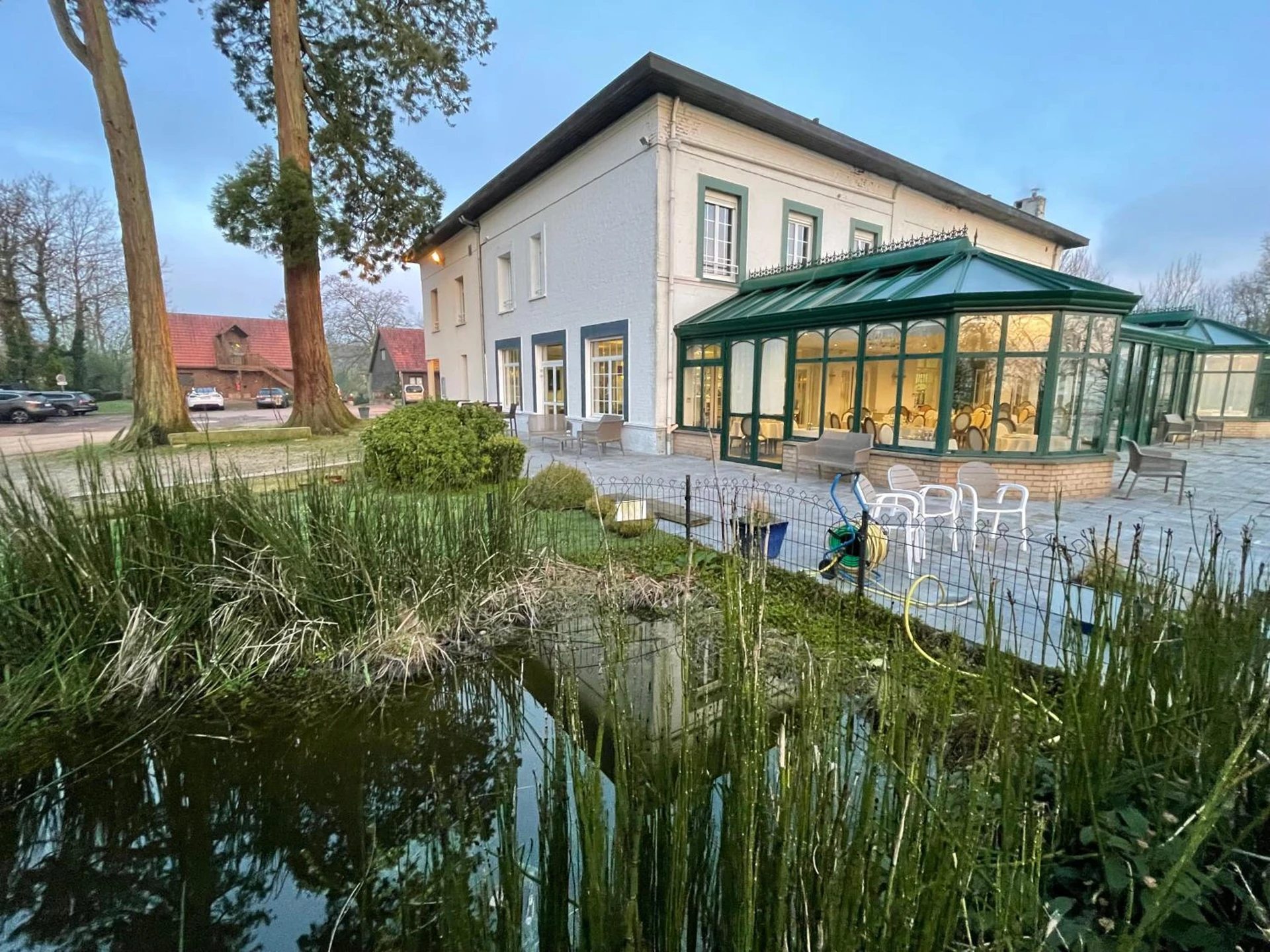 Organiser un séminaire d'entreprise : Logis - Hotel Restaurant La Sapinière à wisques