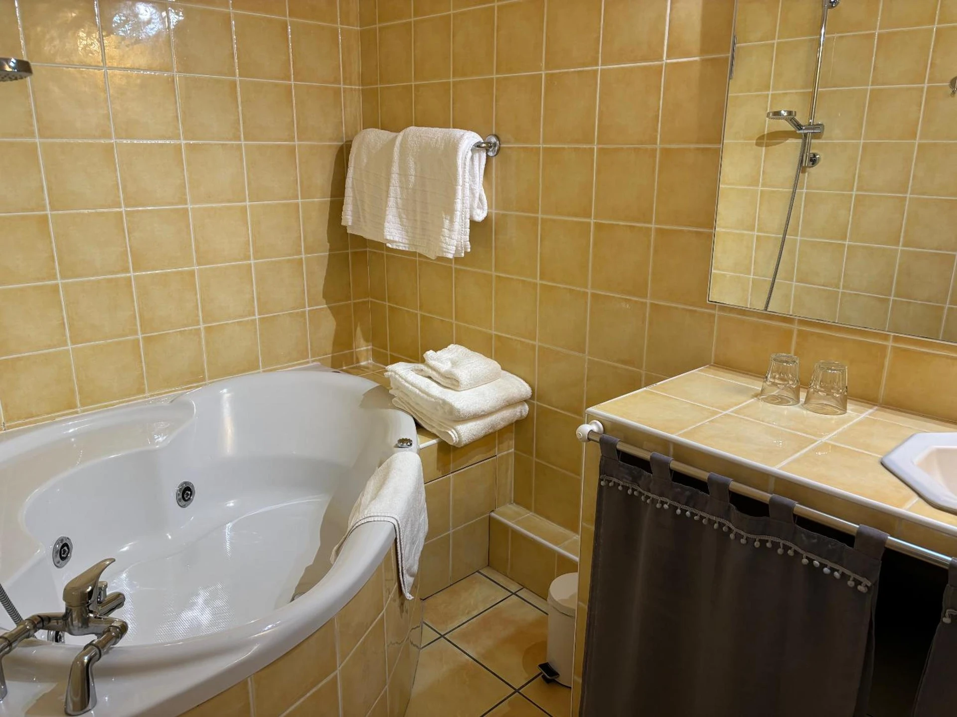 Organiser un séminaire d'entreprise : Logis Hôtel La Sommellerie à chateauneuf-du-pape