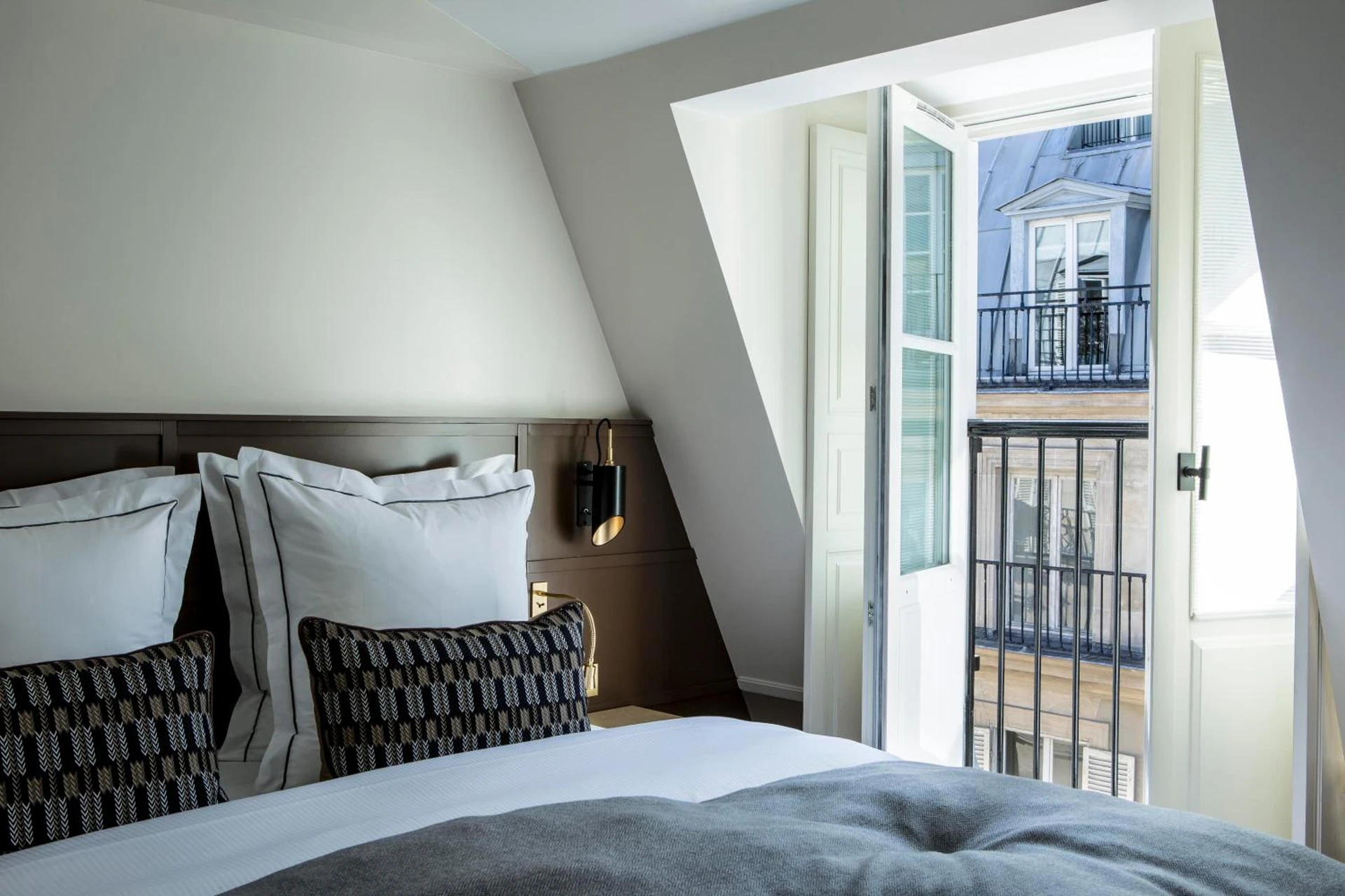 Ambiance de travail pour séminaire d'entreprise à Hôtel La Tamise - Esprit de France - Paris