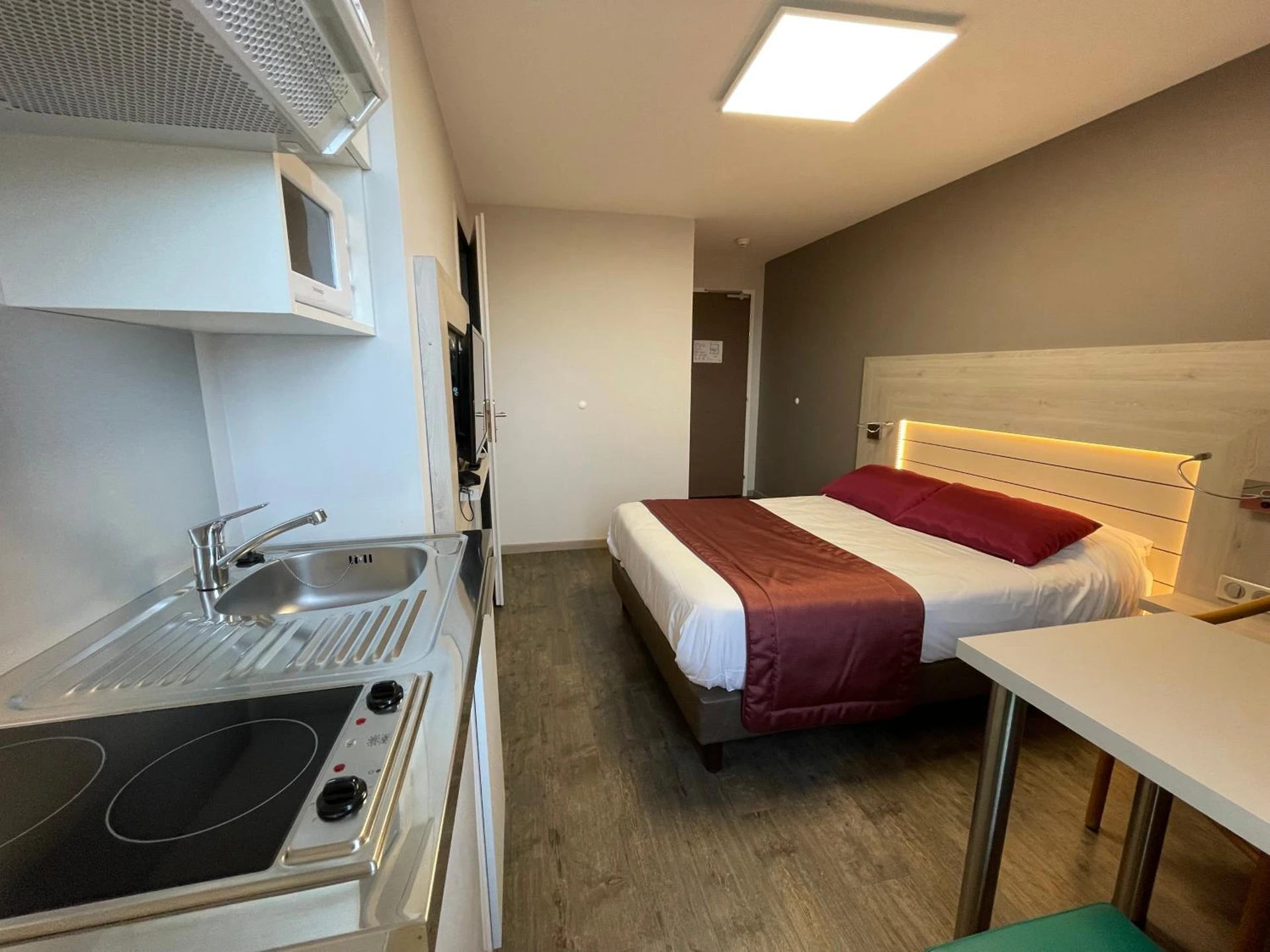Chambre disponible pour un séminaire d'entreprise à La Tour D'ivoire - Reignier-Ésery