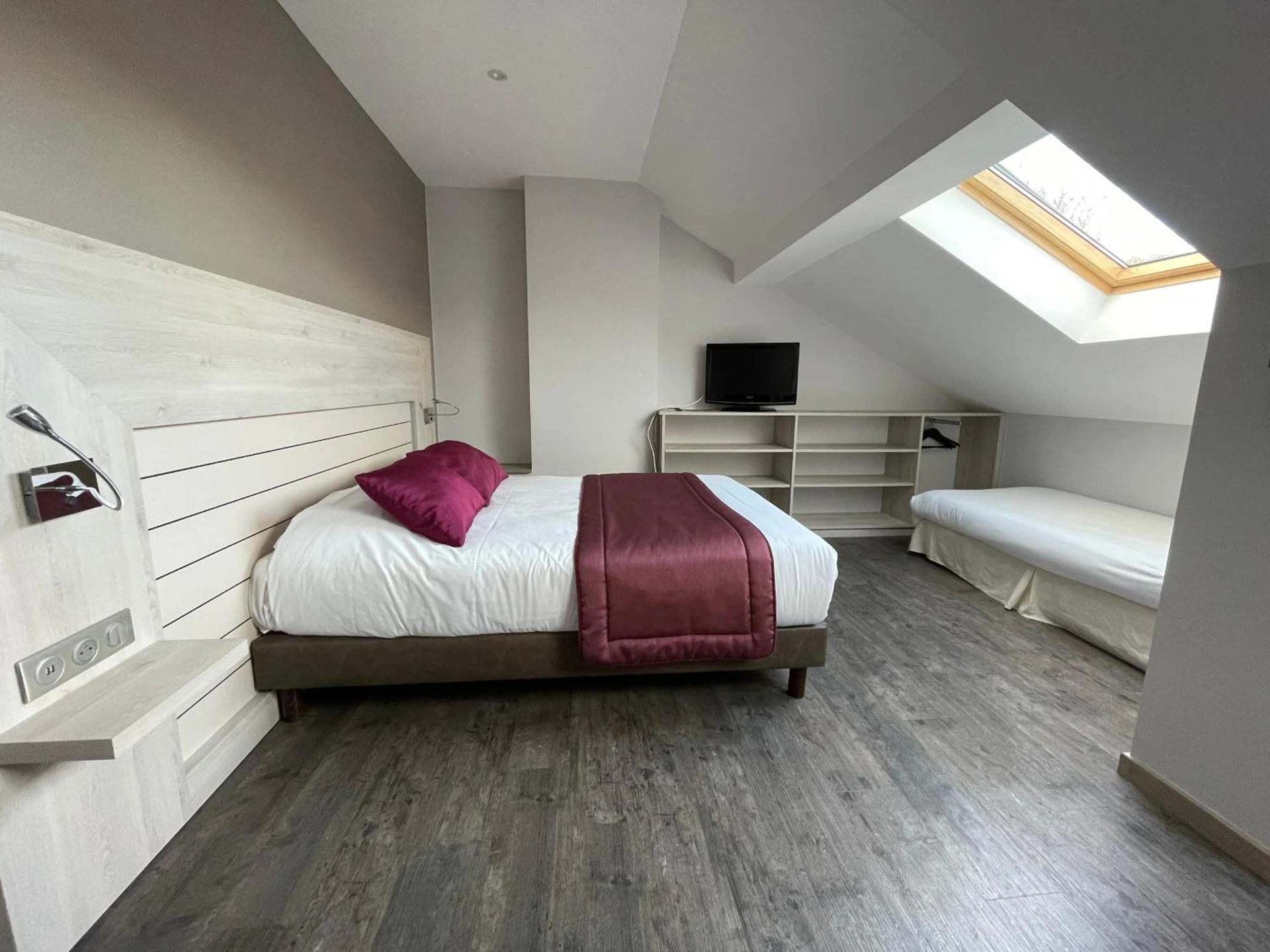 Chambre disponible pour un séminaire d'entreprise à La Tour D'ivoire - Reignier-Ésery