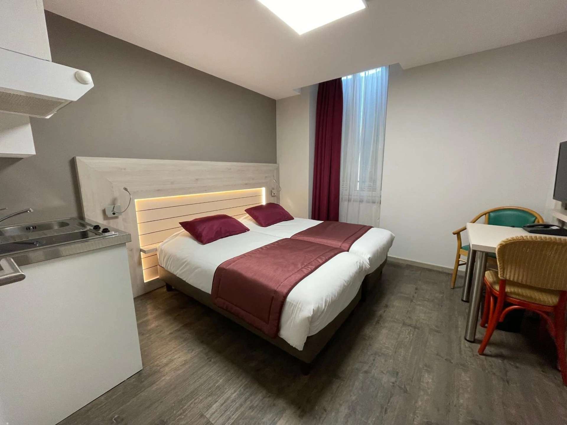 Magnifique chambre pour un séminaire d'entreprise à La Tour D'ivoire - Reignier-Ésery