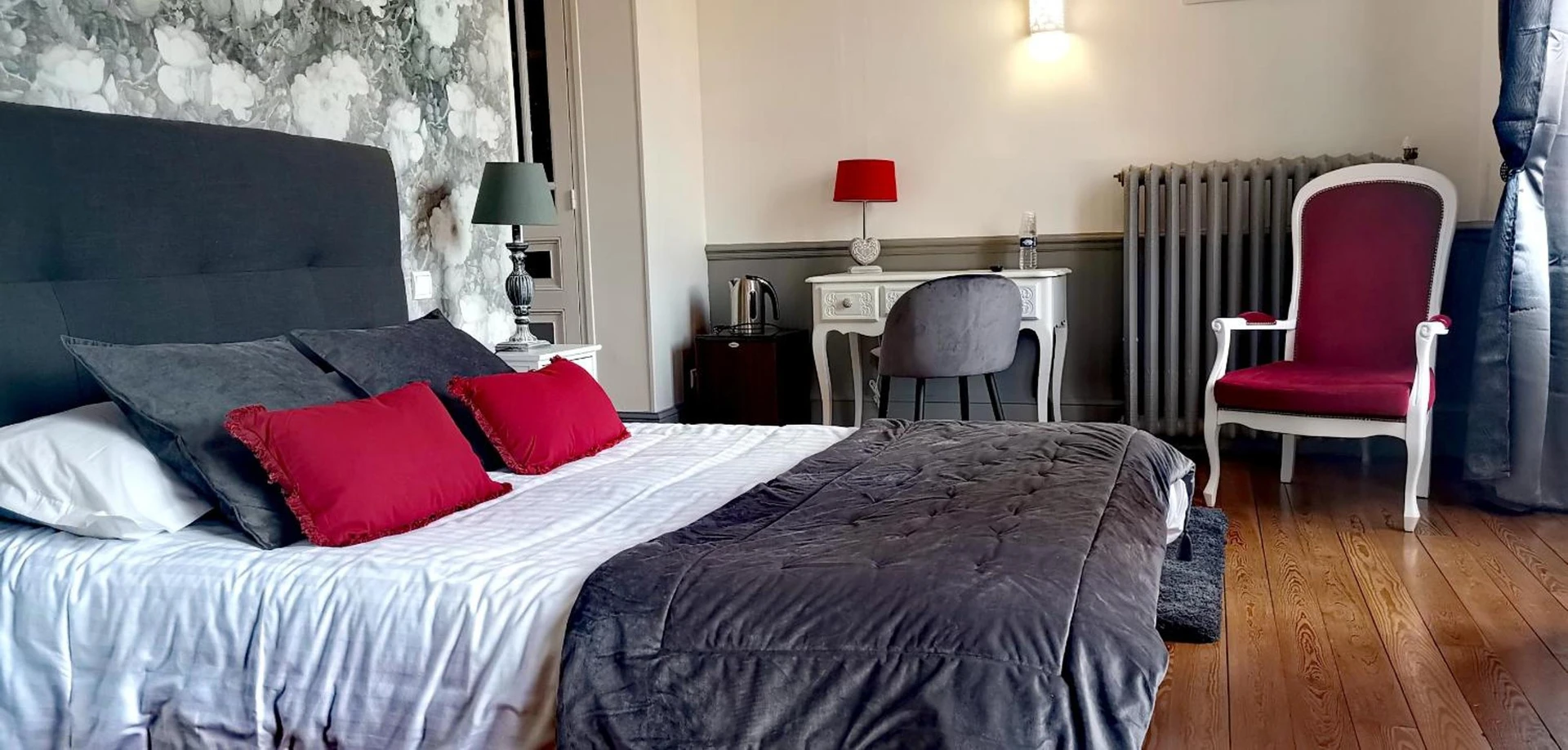 Organiser un séminaire d'entreprise : Logis Hotel La Tourelle du Beffroi à bourbon-lancy