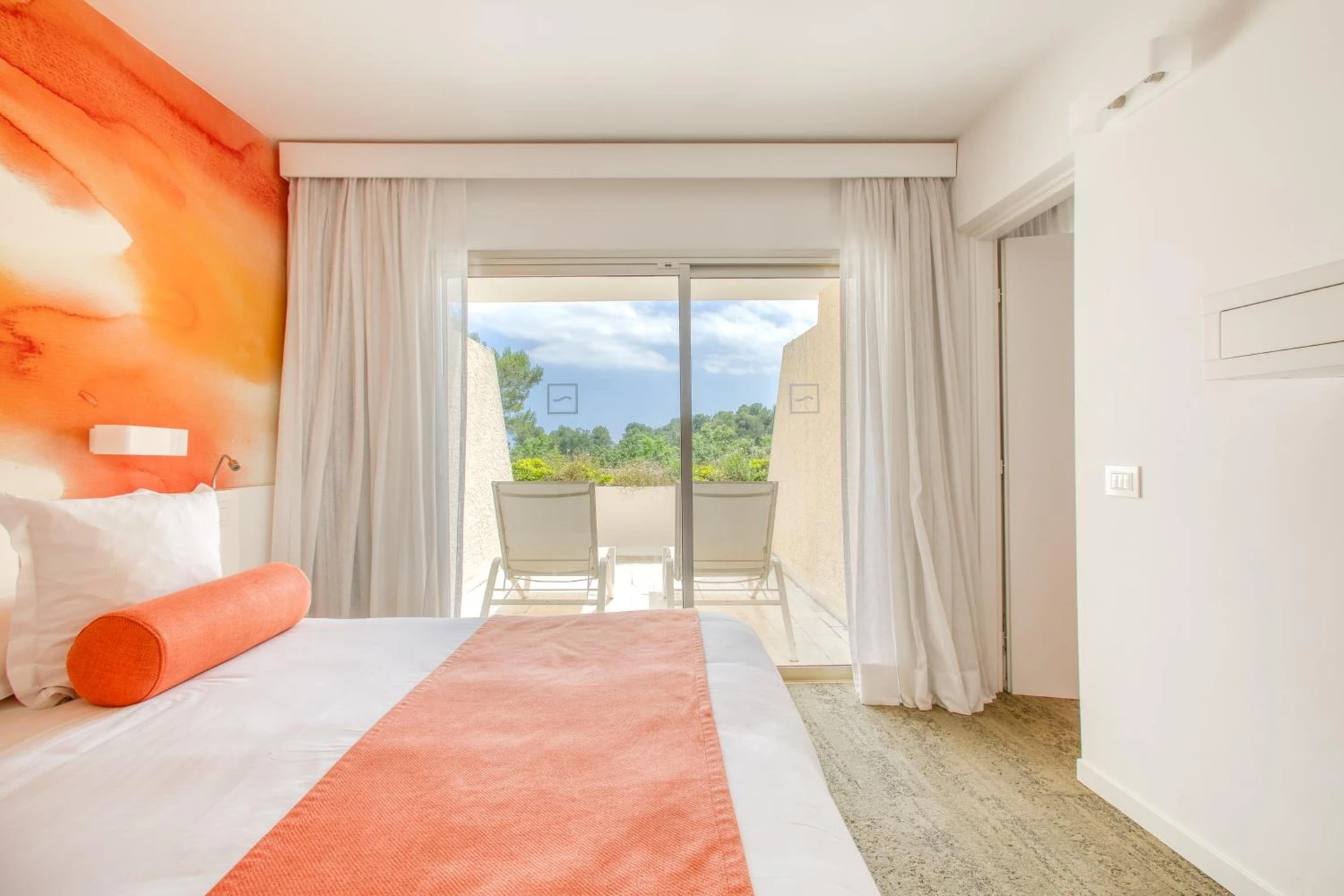 Magnifique chambre pour un séminaire d'entreprise à Hotel Restaurant La Vague de Saint Paul - Saint-Paul-de-Vence