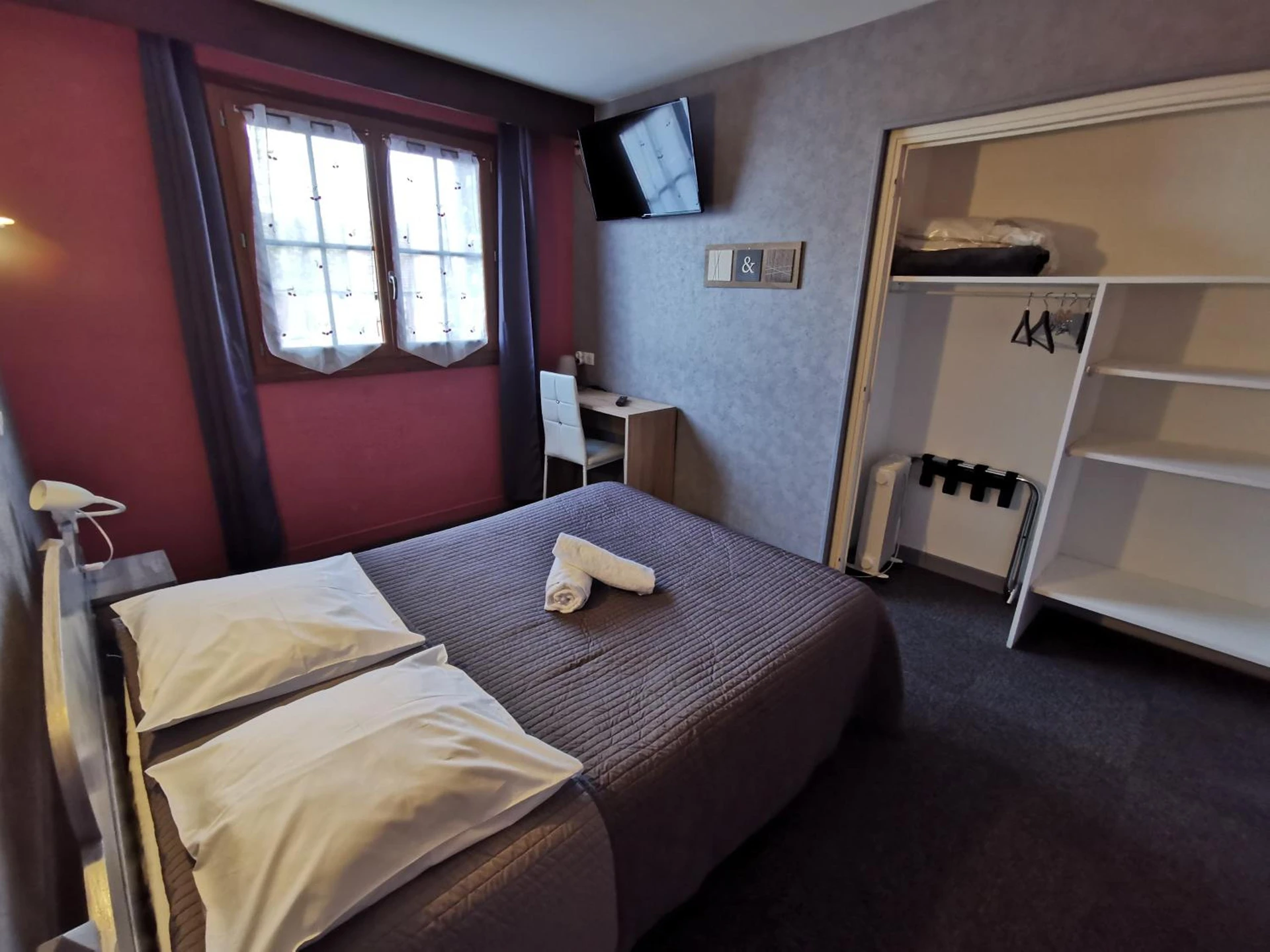Chambre disponible pour un séminaire d'entreprise à La Vieille Ferme - Les Ancizes-Comps