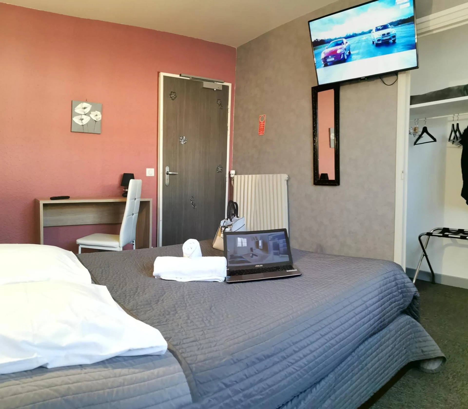 Magnifique chambre pour un séminaire d'entreprise à La Vieille Ferme - Les Ancizes-Comps