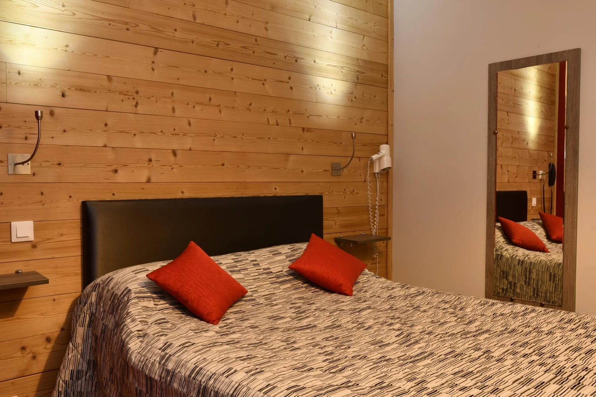 Chambre disponible pour un séminaire d'entreprise à Hôtel Lacour - Eygliers