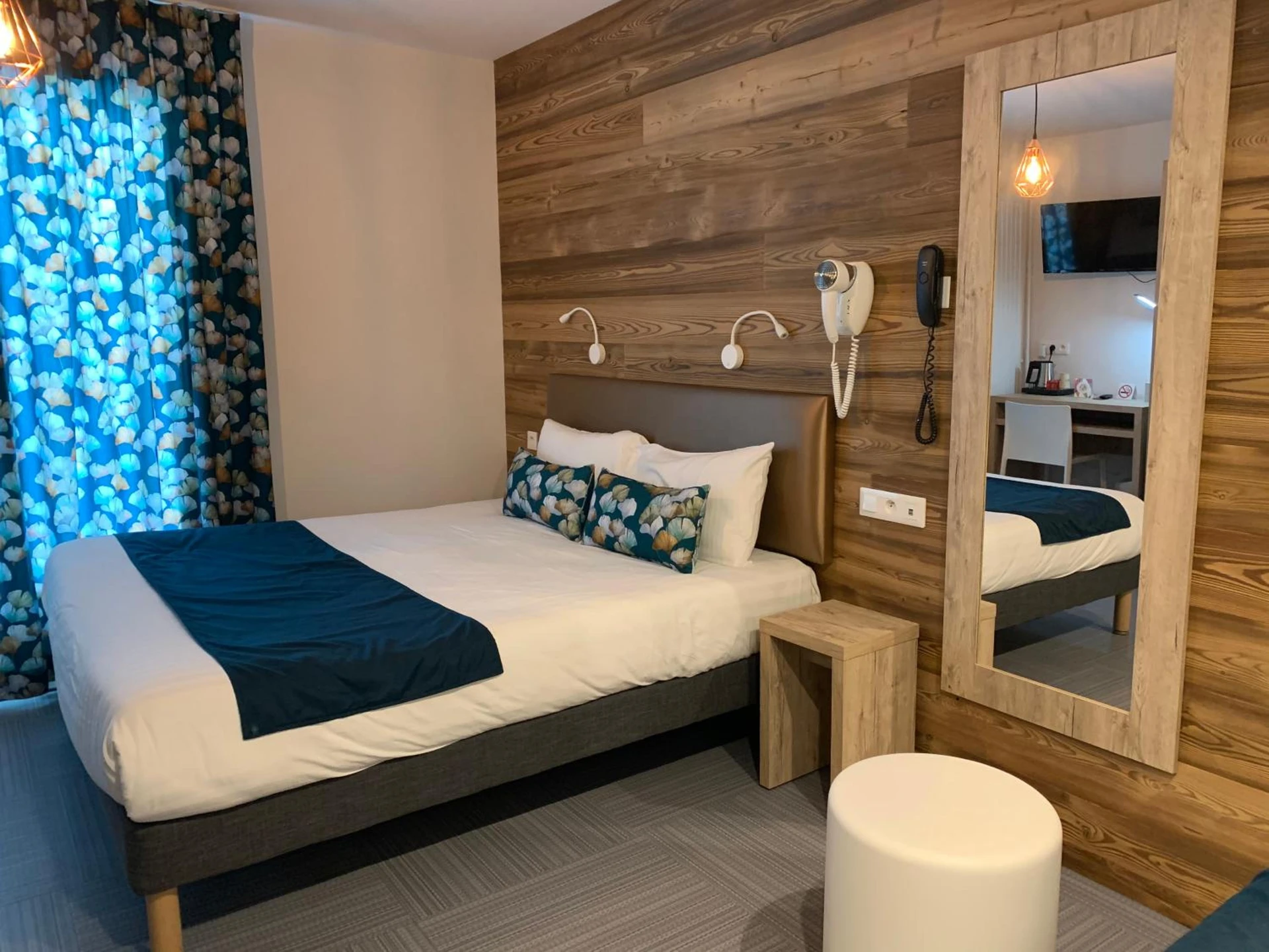 Chambre disponible pour un séminaire d'entreprise à Hôtel Lacour - Eygliers