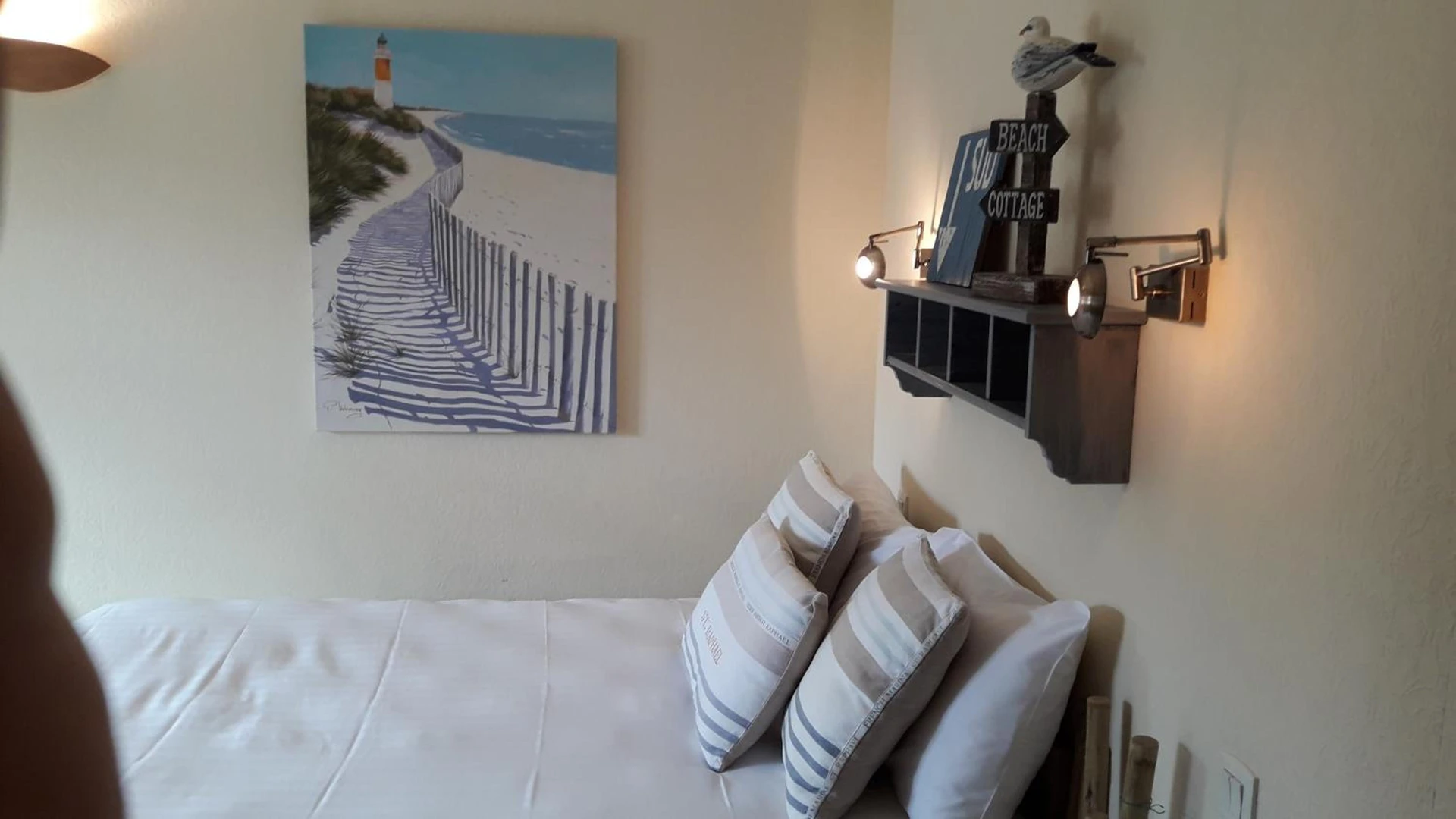 Chambre disponible pour un séminaire d'entreprise à Logis Hôtel Lafayette Rochefort France - Rochefort