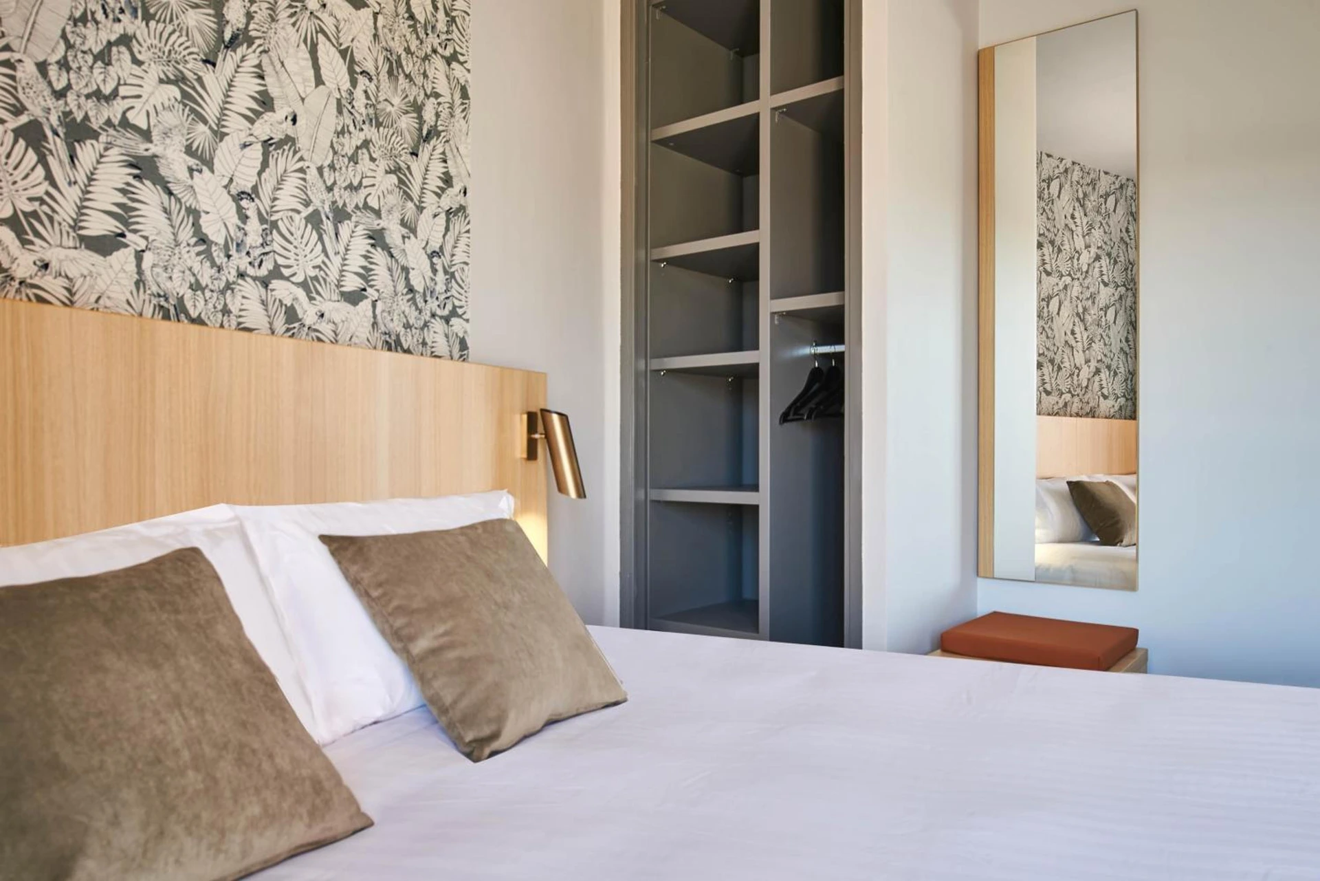 Chambre disponible pour un séminaire d'entreprise à Originals Boutique, Hôtel Larivaut, Puy-Guillaume - Puy-Guillaume