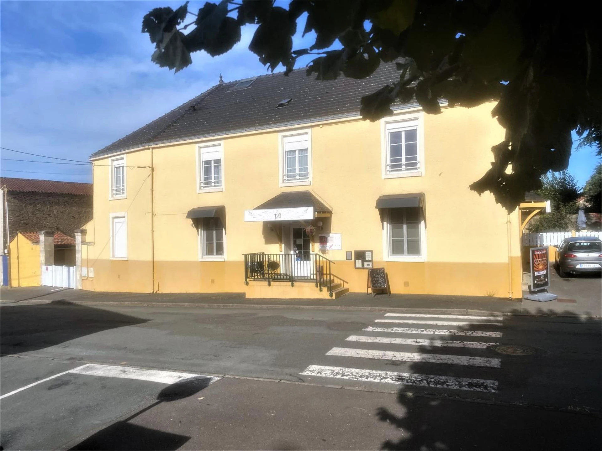 Organiser un séminaire d'entreprise : Le 120 - Groupe Logis Hotels - Ex Auberge la Terrasse à la-chataigneraie