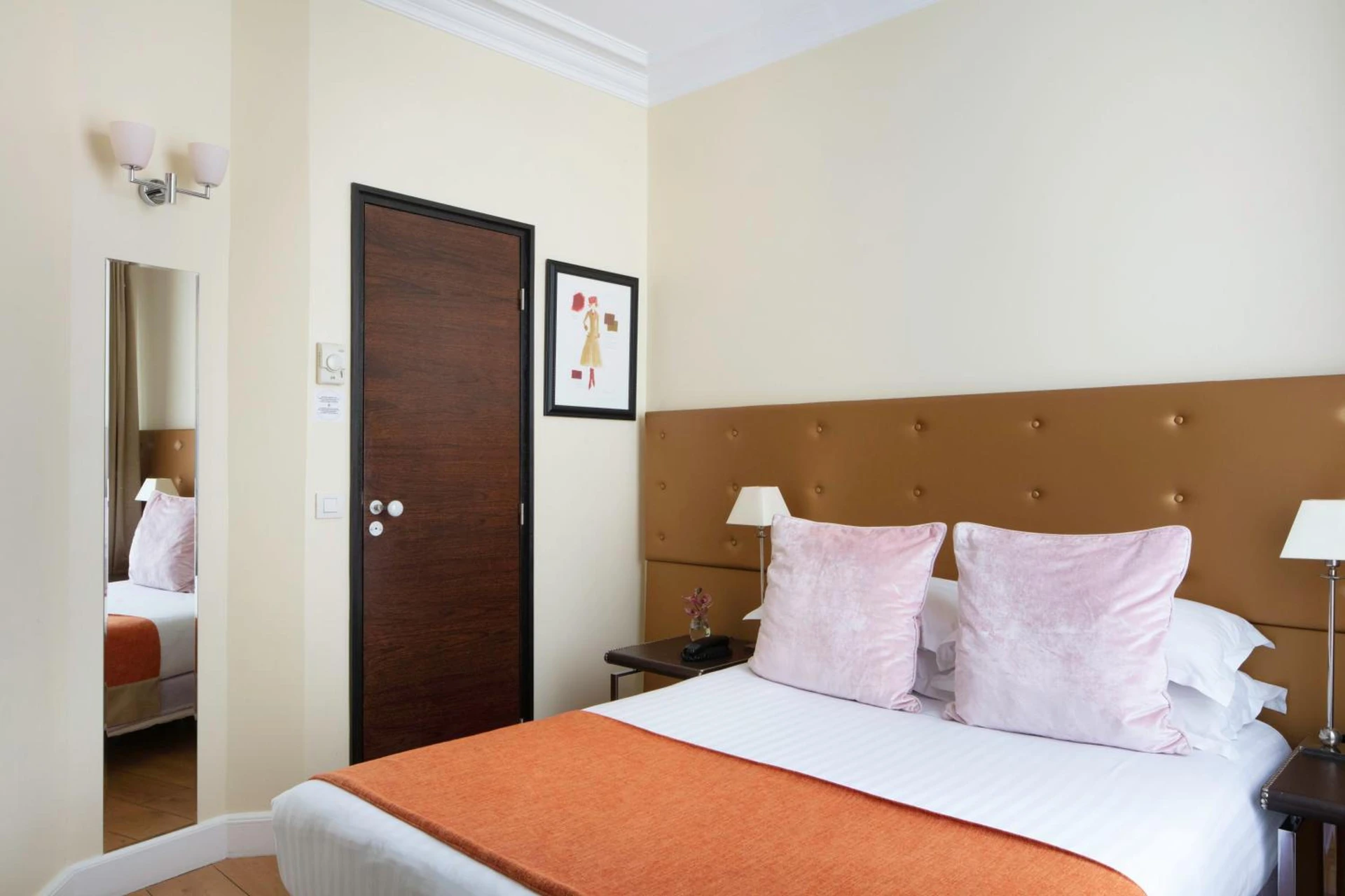 Chambre disponible pour un séminaire d'entreprise à Le 123 Elysees - Astotel - Paris