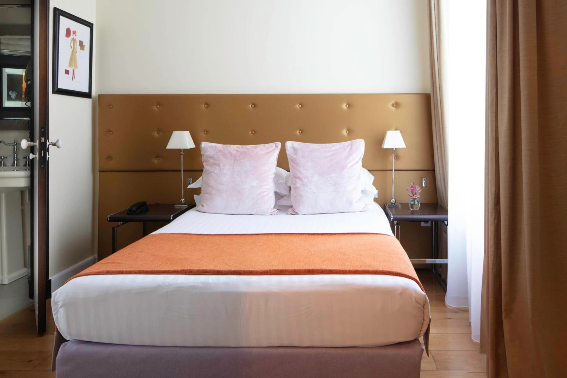 Magnifique chambre pour un séminaire d'entreprise à Le 123 Elysees - Astotel - Paris