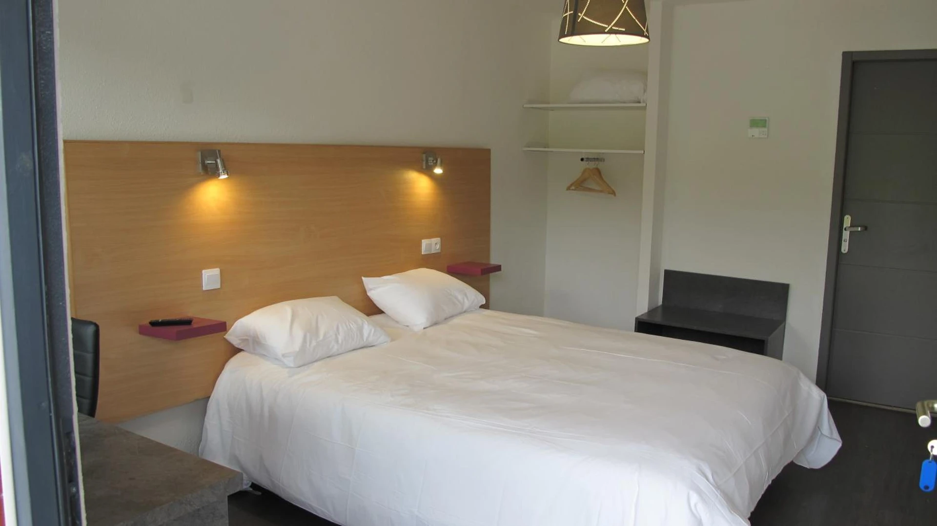 Chambre disponible pour un séminaire d'entreprise à Hôtel Le 15 Périgueux - Coulounieix-Chamiers