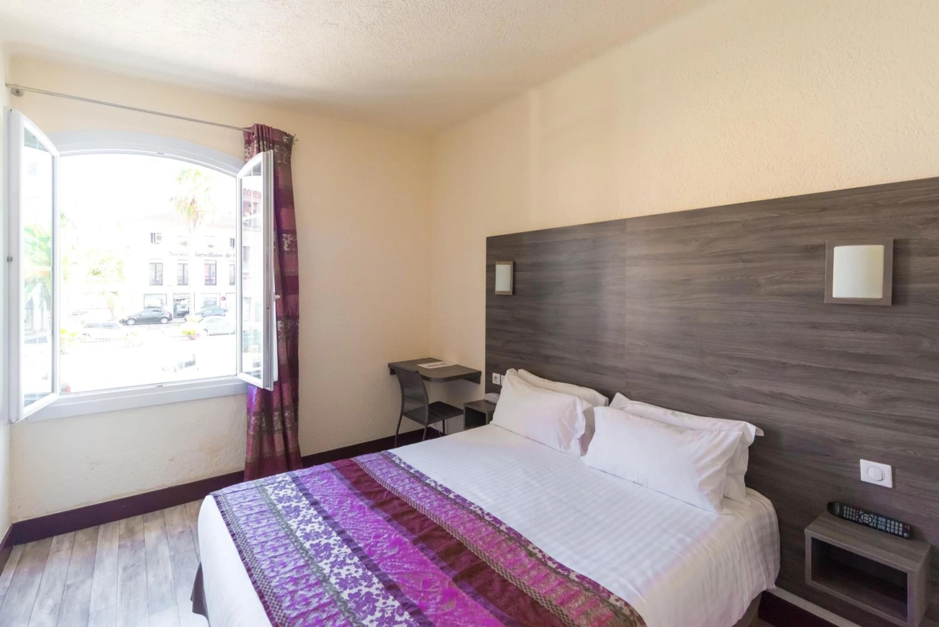 Chambre à Hotel Le 21 - Organiser un séminaire d'entreprise à Saint-Raphaël