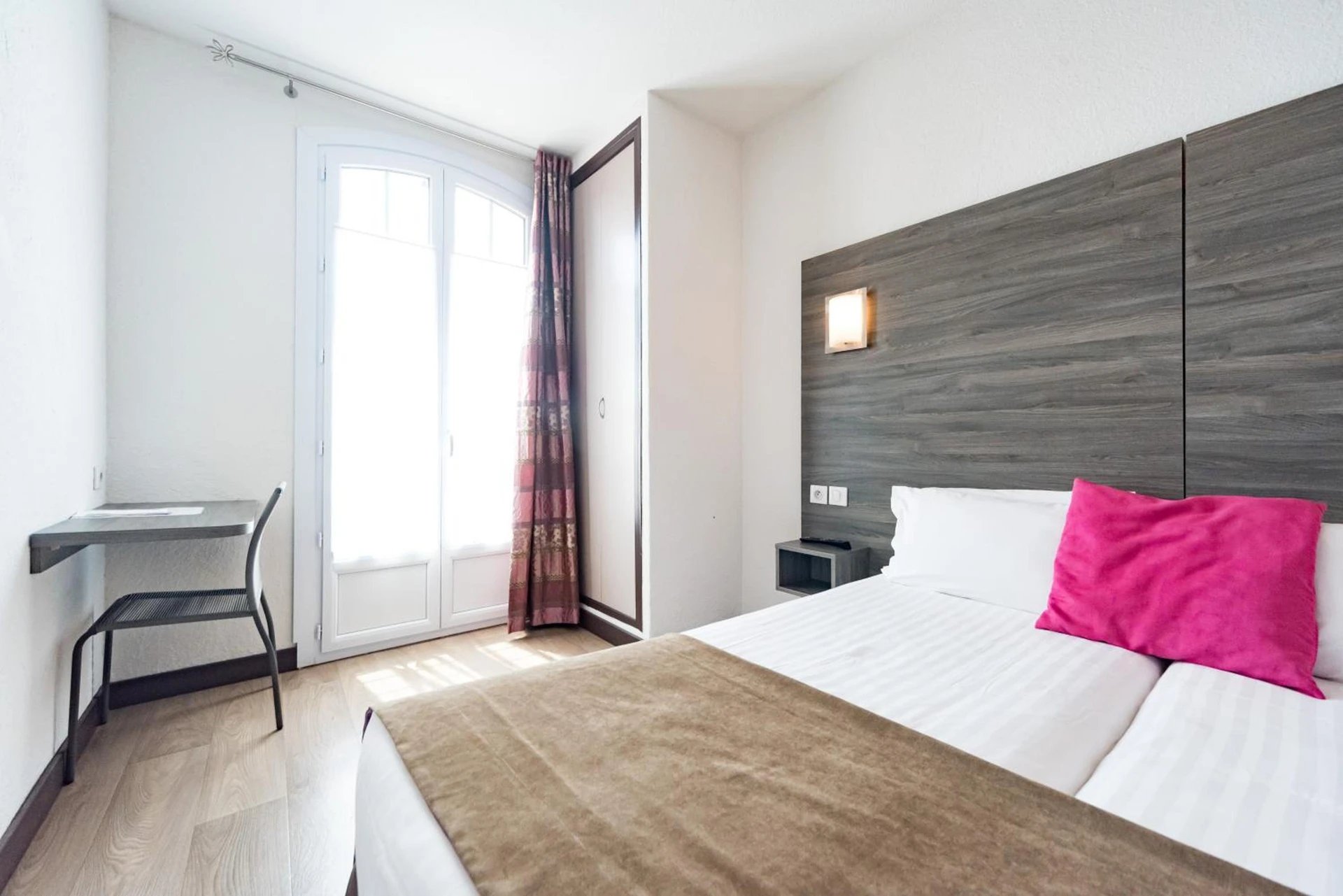 Chambre disponible pour un séminaire d'entreprise à Hotel Le 21 - Saint-Raphaël
