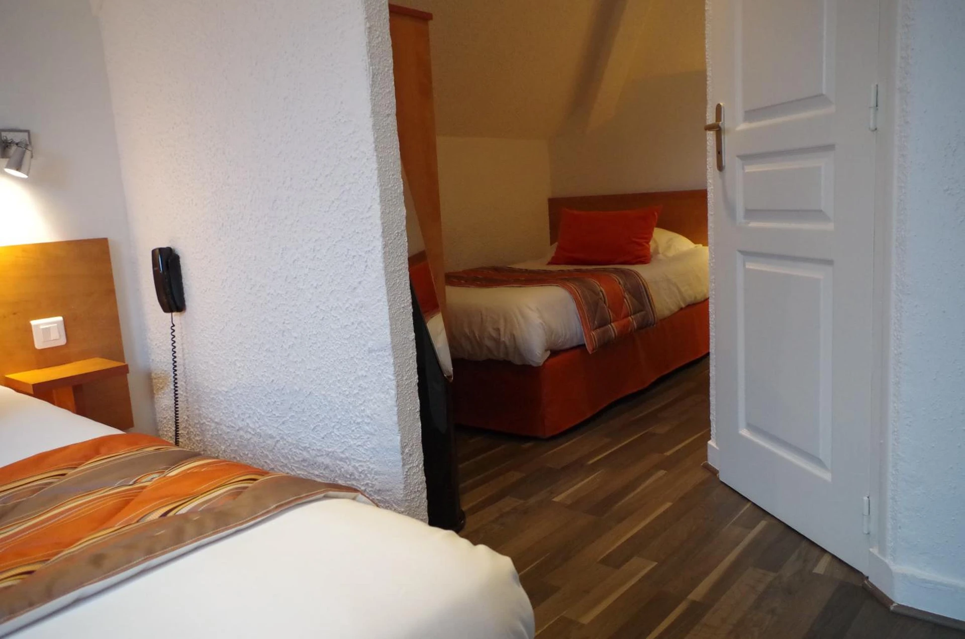 Chambre disponible pour un séminaire d'entreprise à Logis Hotel Beaudon - Pierrefonds