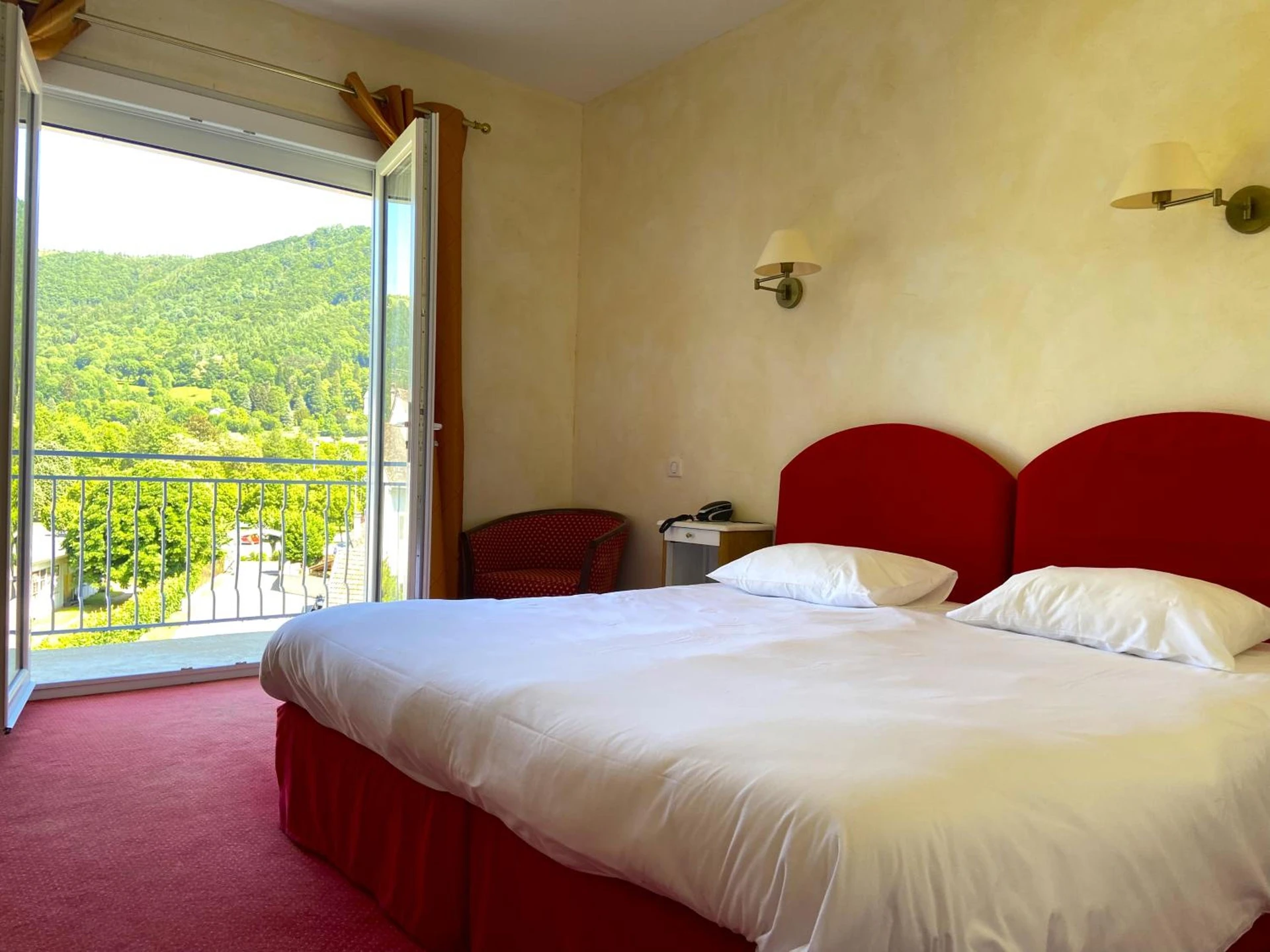 Magnifique chambre pour un séminaire d'entreprise à Hotel Beauséjour - Vic-sur-Cère