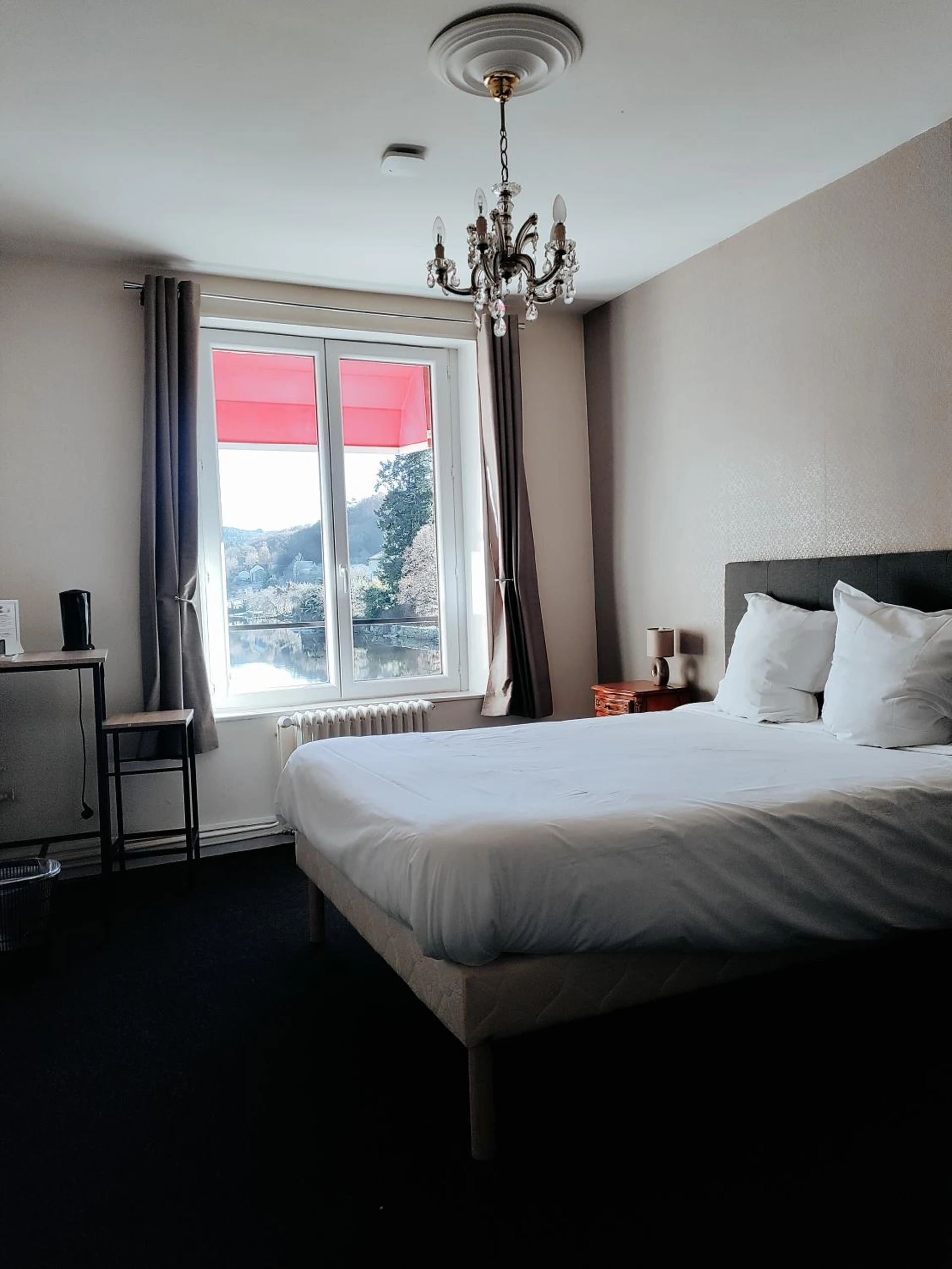 Chambre disponible pour un séminaire d'entreprise à Le Bellerive - Peyrat-le-Château