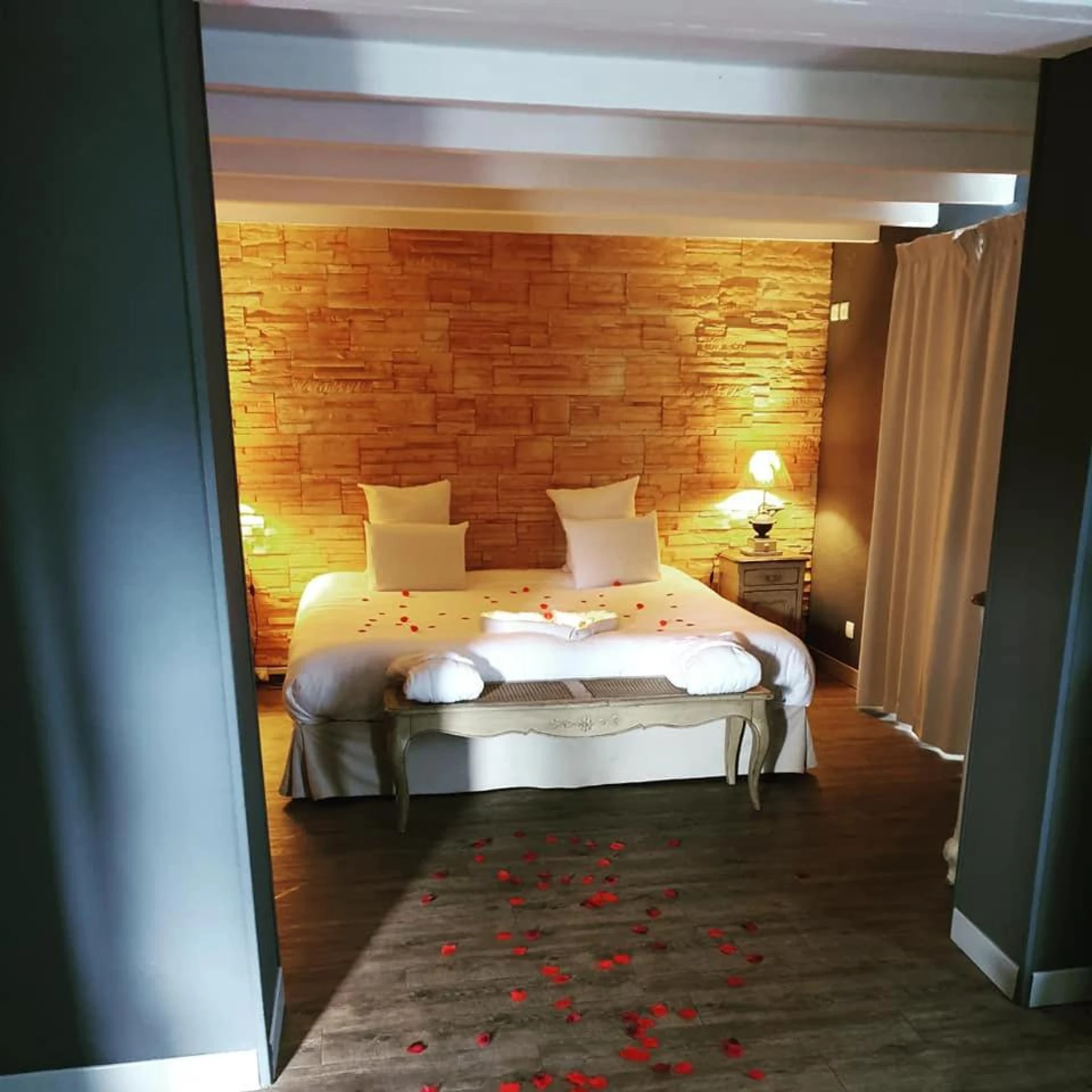 Chambre disponible pour un séminaire d'entreprise à Le Belvédère Hotel et Bien être - Lauzerte