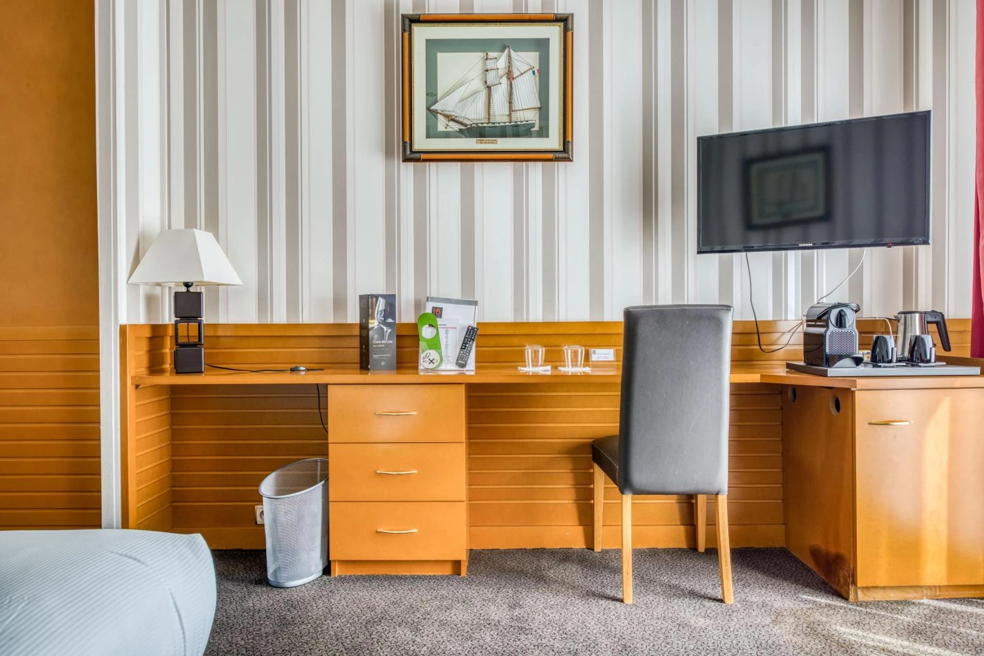 Magnifique chambre pour un séminaire d'entreprise à Hotel Le Berry Saint-Nazaire - Saint-Nazaire