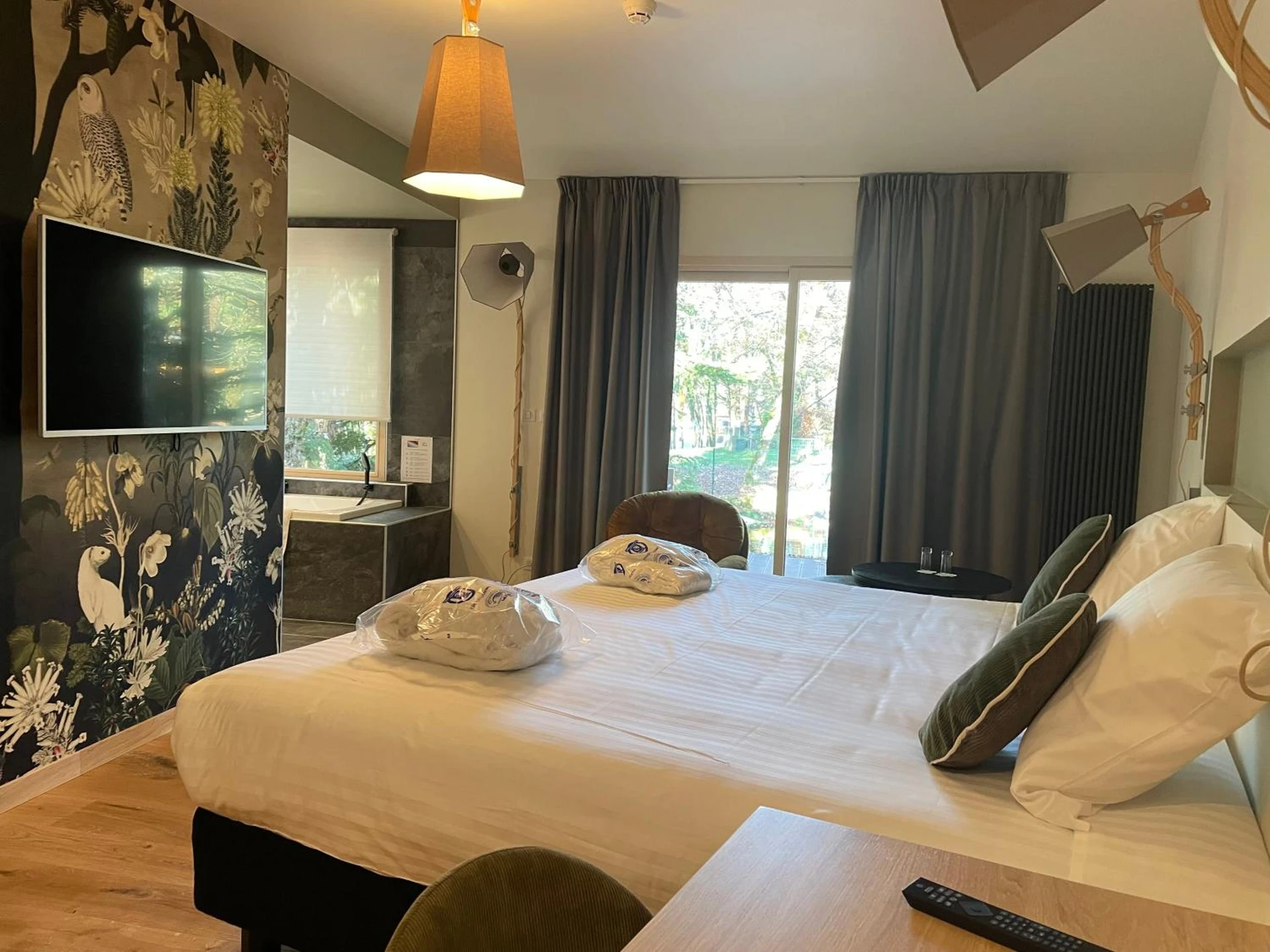 Chambre disponible pour un séminaire d'entreprise à Le Bois Dormant-Hôtel Restaurant & Spa Logis Hôtel - Champagnole