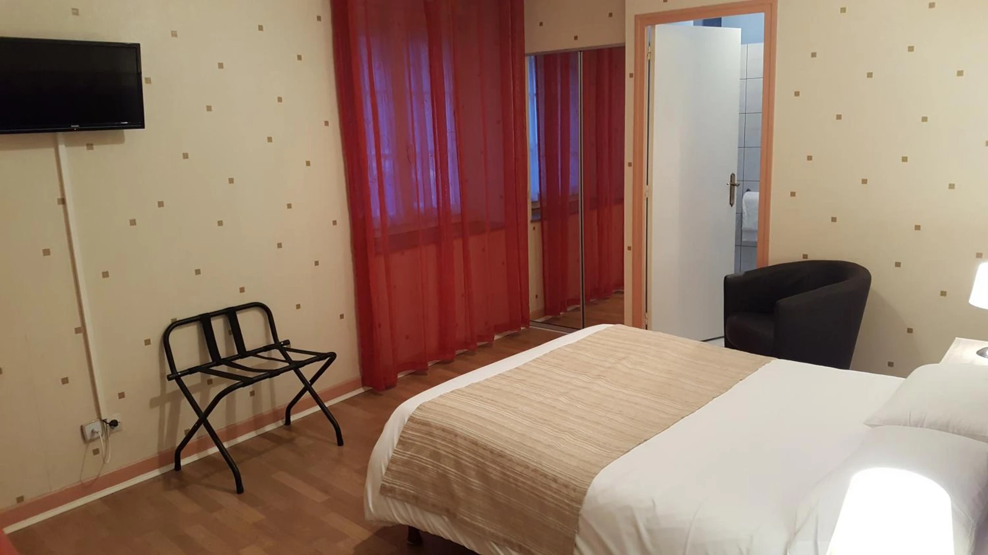 Magnifique chambre pour un séminaire d'entreprise à Hotel Le Bon Laboureur - La Charité-sur-Loire
