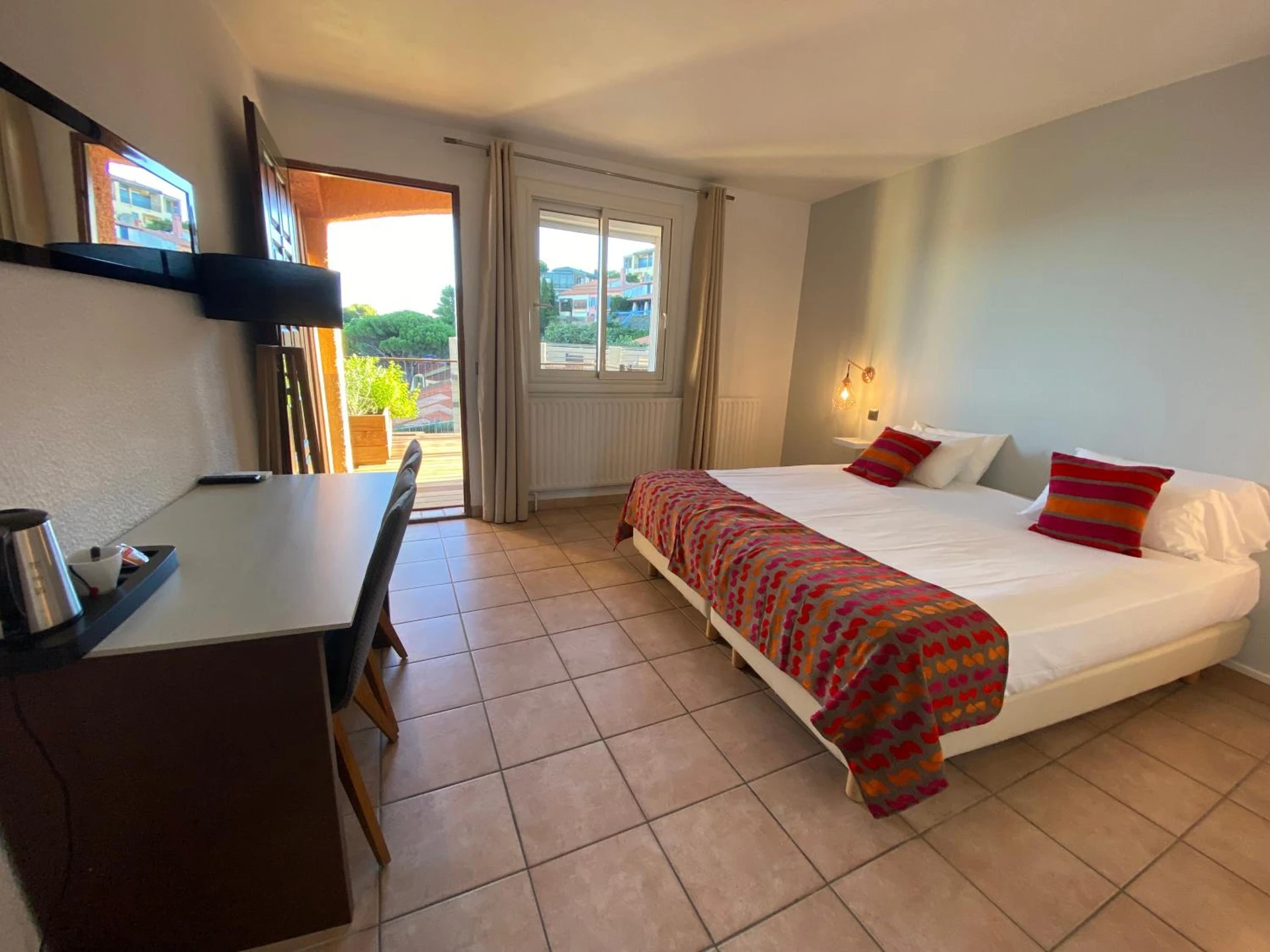 Chambre disponible pour un séminaire d'entreprise à Hotel Le Bon Port - Collioure