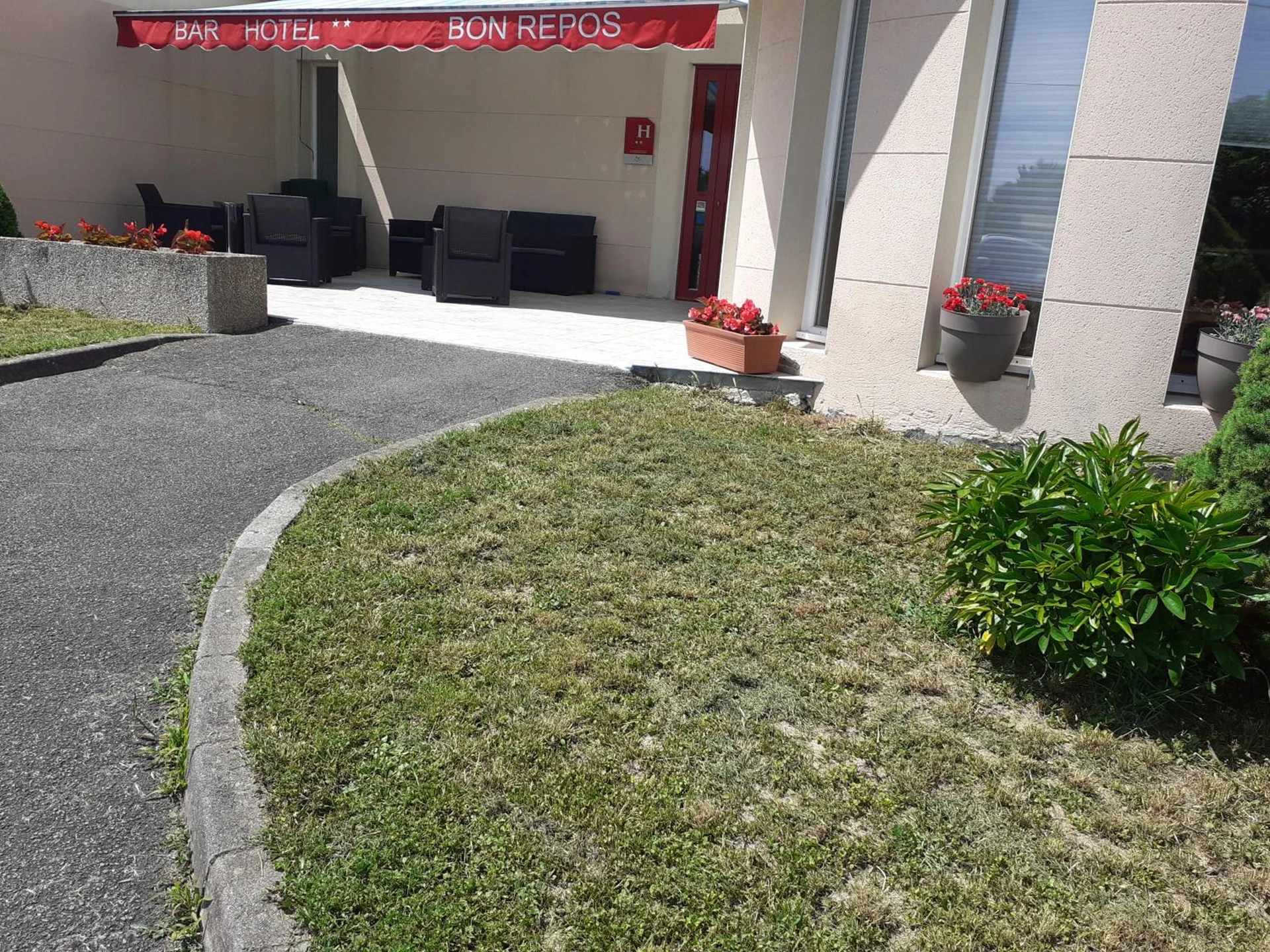 Organiser un séminaire d'entreprise : Hôtel Bon Repos à barbezieux-saint-hilaire