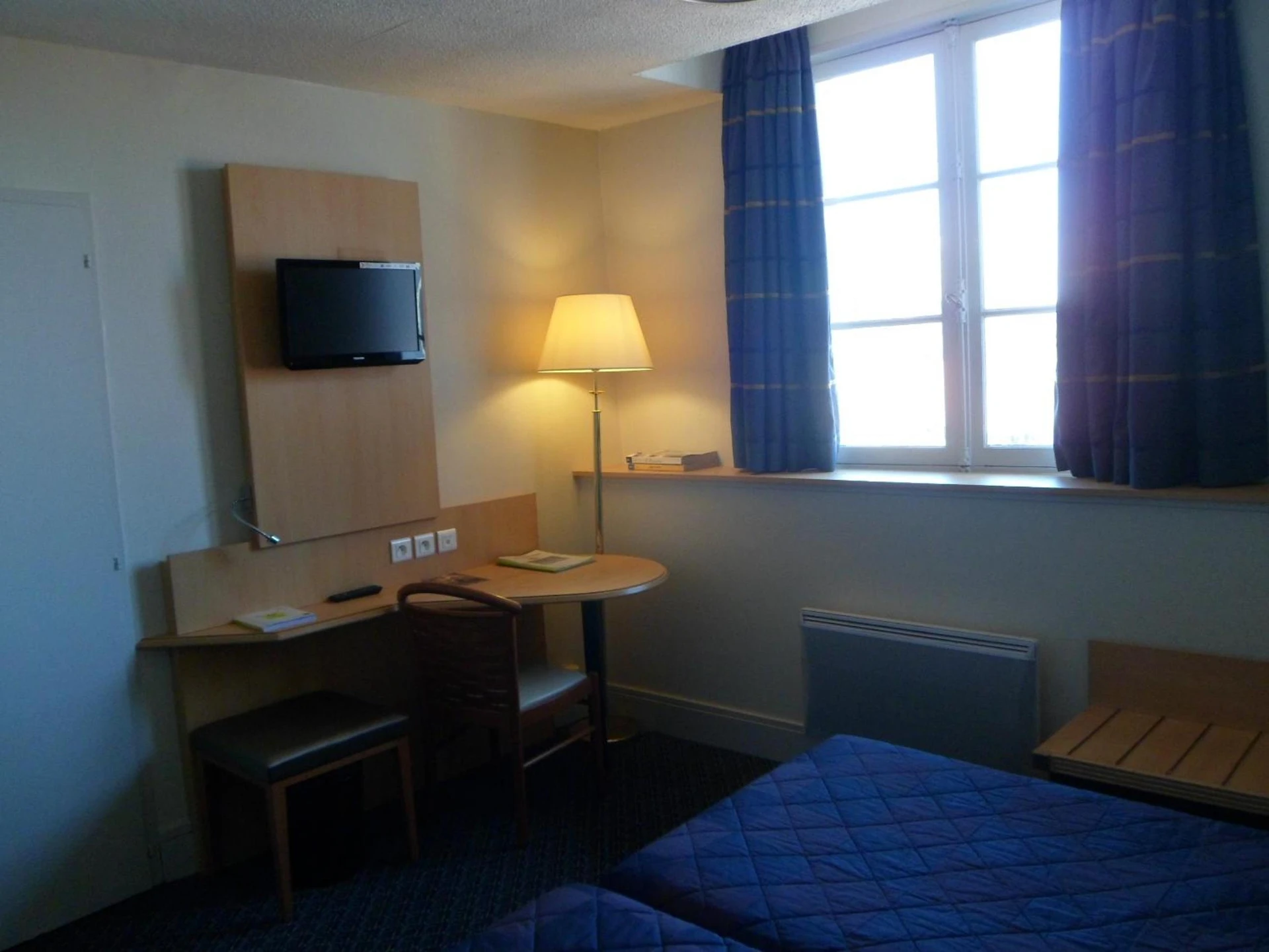 Chambre disponible pour un séminaire d'entreprise à Hotel Le Bourbon Pau Centre - Pau
