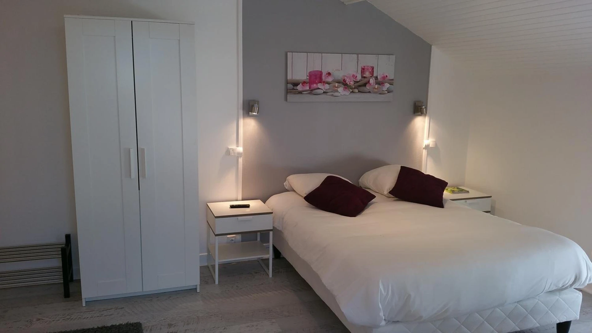 Chambre disponible pour un séminaire d'entreprise à Hotel Le Bourgogne - Cuiseaux