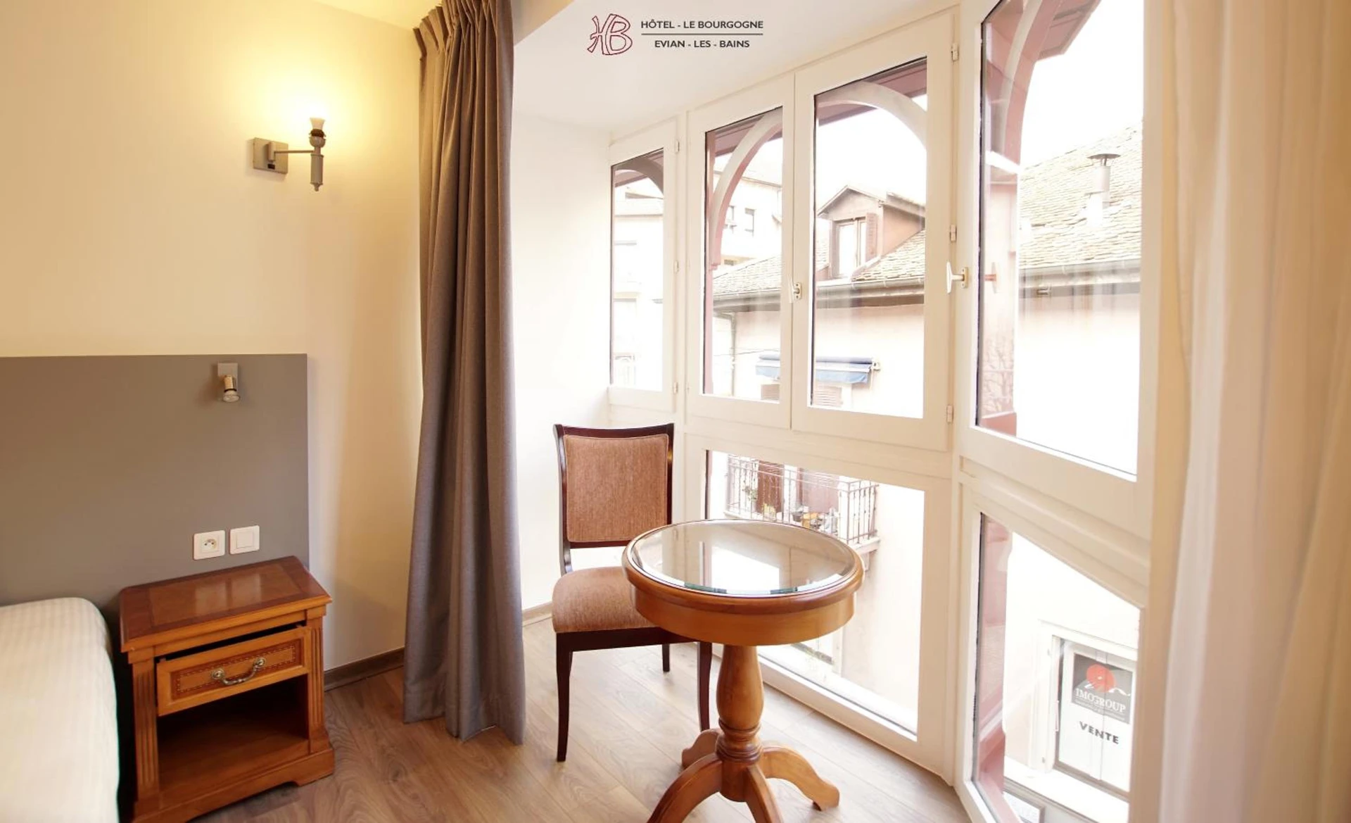 Chambre disponible pour un séminaire d'entreprise à Hotel Le Bourgogne - Évian-les-Bains
