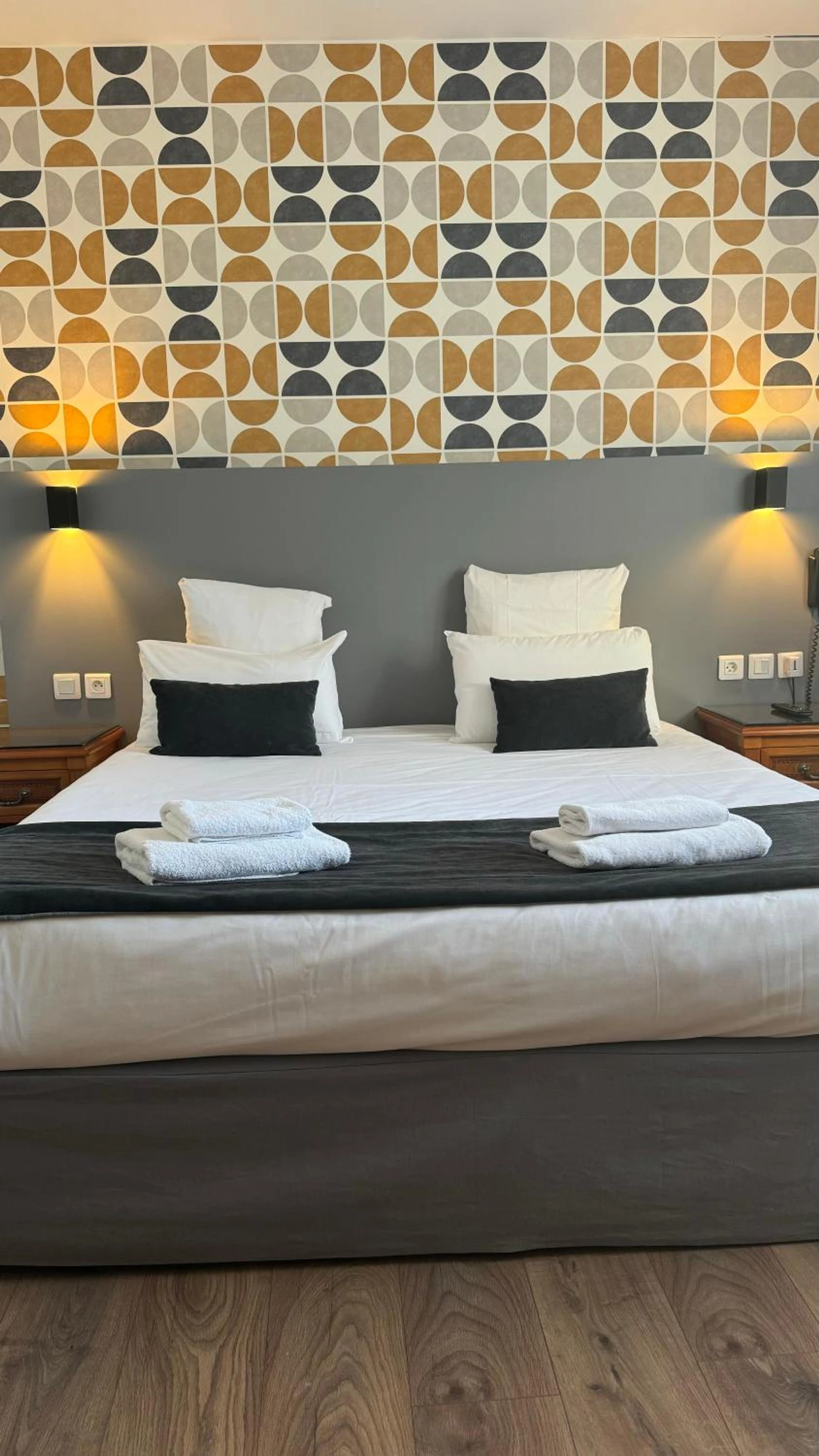 Chambre disponible pour un séminaire d'entreprise à Hotel Le Bourgogne - Évian-les-Bains