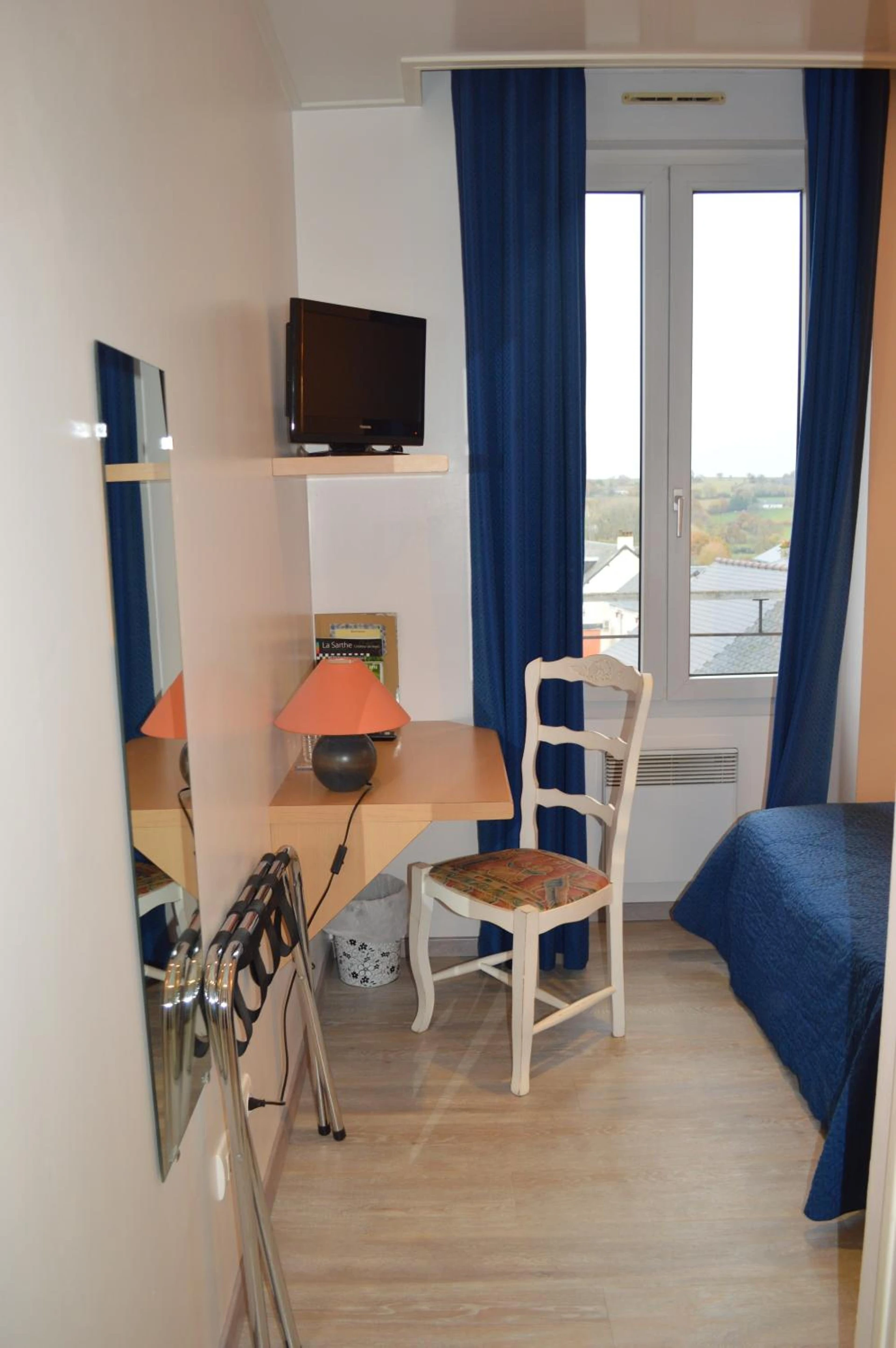 Chambre disponible pour un séminaire d'entreprise à Logis Le Bretagne - Sillé-le-Guillaume