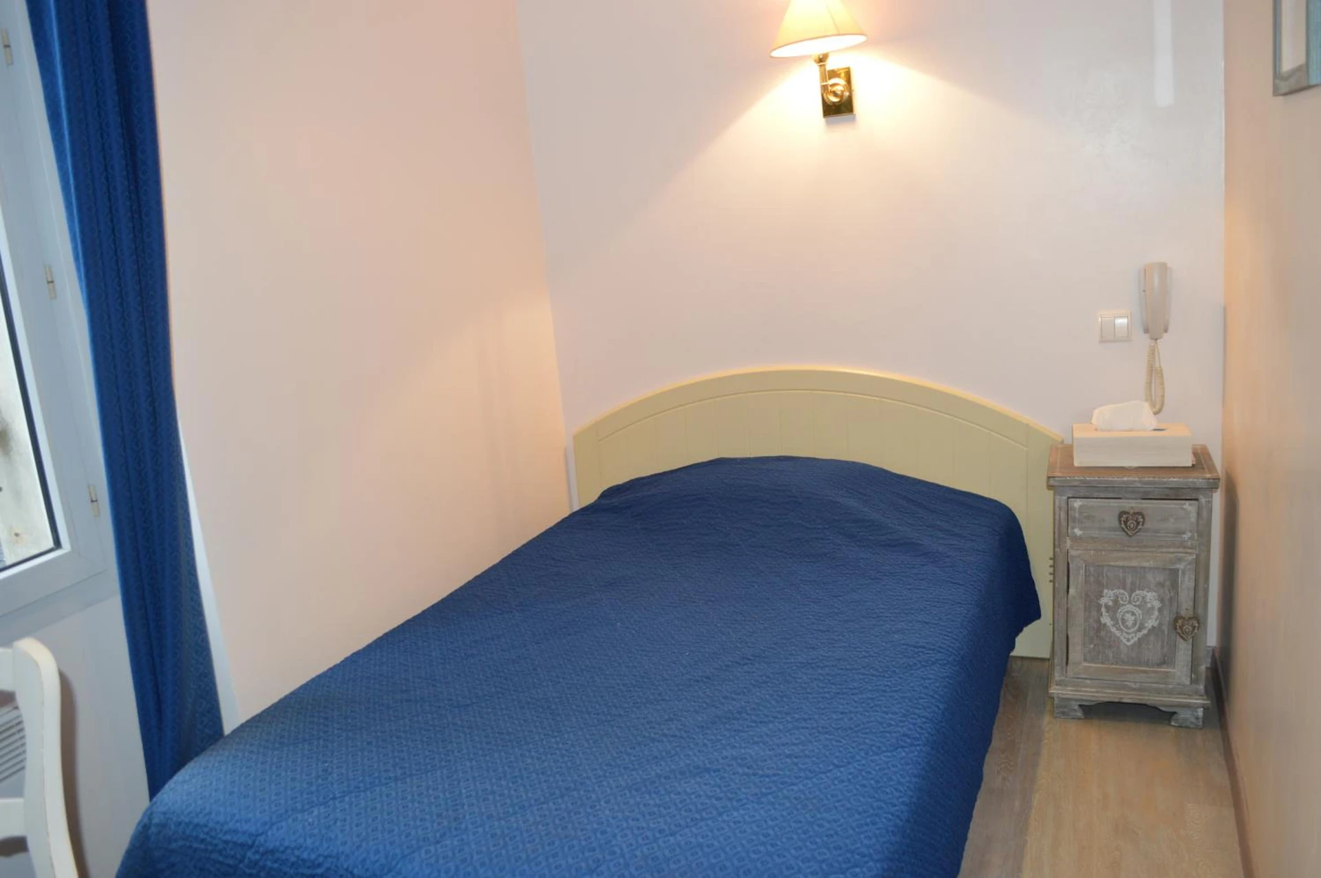 Chambre disponible pour un séminaire d'entreprise à Logis Le Bretagne - Sillé-le-Guillaume