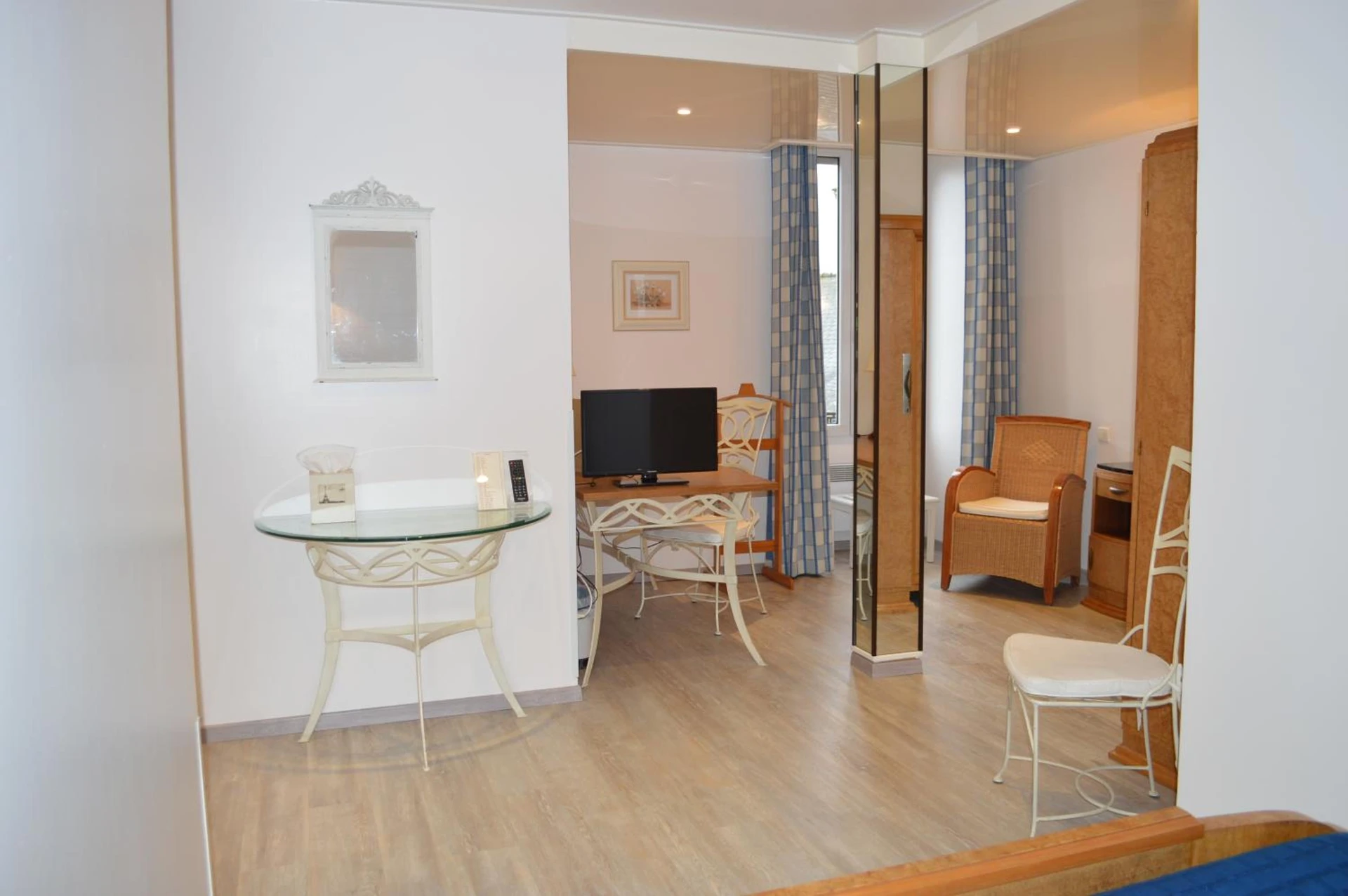 Magnifique chambre pour un séminaire d'entreprise à Logis Le Bretagne - Sillé-le-Guillaume