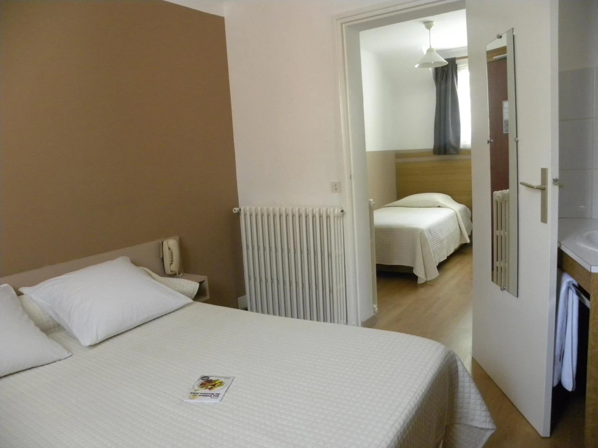 Chambre disponible pour un séminaire d'entreprise à Hôtel Le Cambronne - Nantes