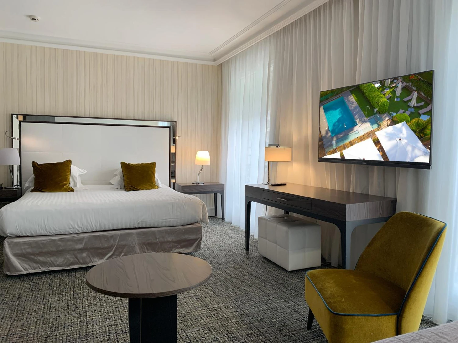 Magnifique chambre pour un séminaire d'entreprise à Hôtel Le Canberra - Cannes