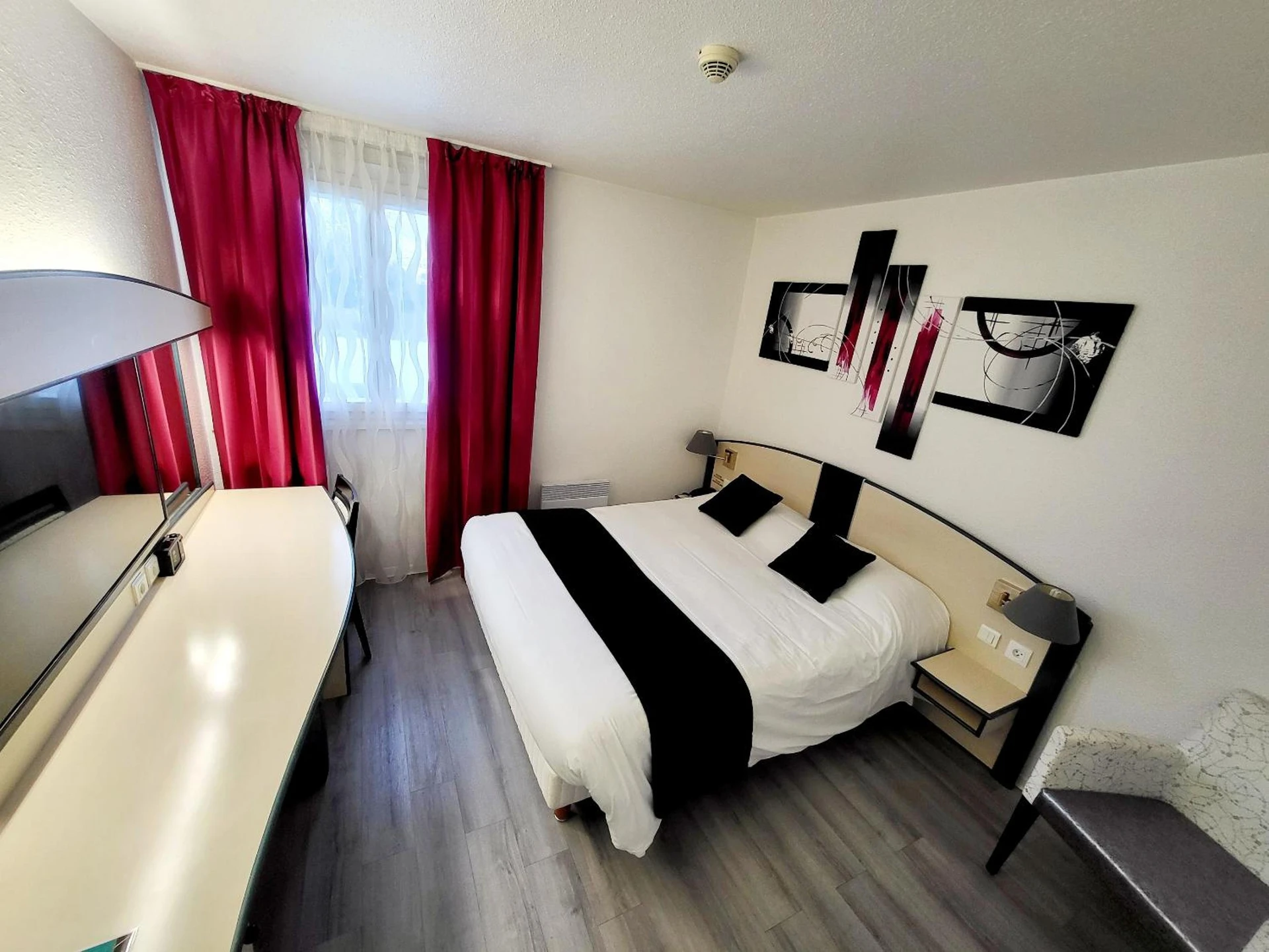 Chambre disponible pour un séminaire d'entreprise à Citotel Hôtel Le Capricorne - Marmande