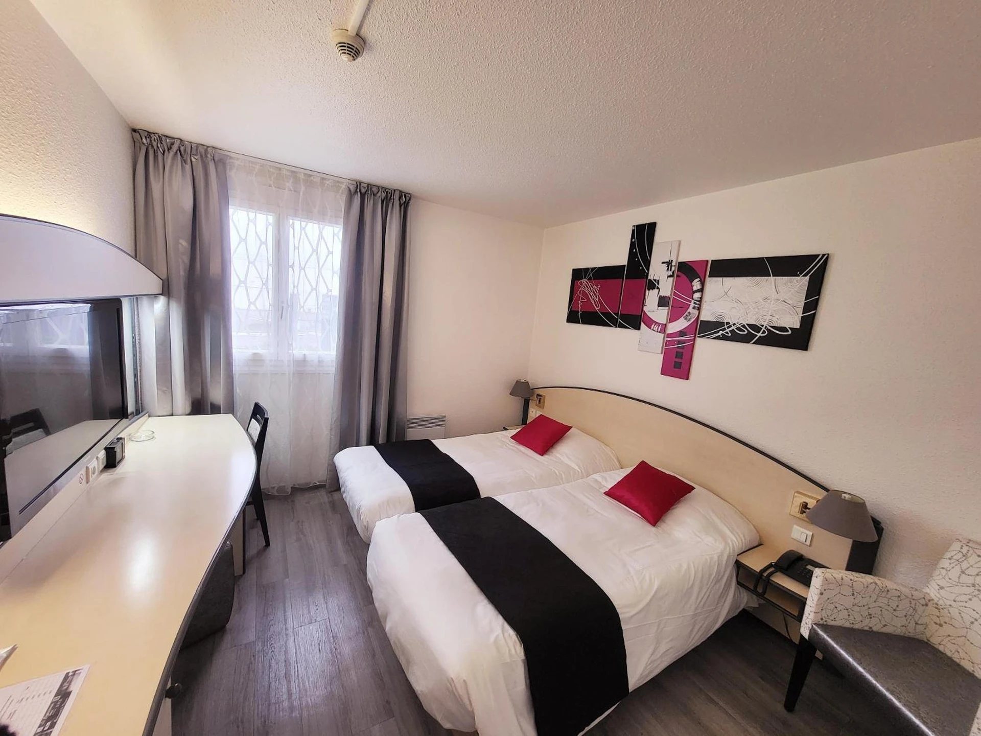 Chambre disponible pour un séminaire d'entreprise à Citotel Hôtel Le Capricorne - Marmande