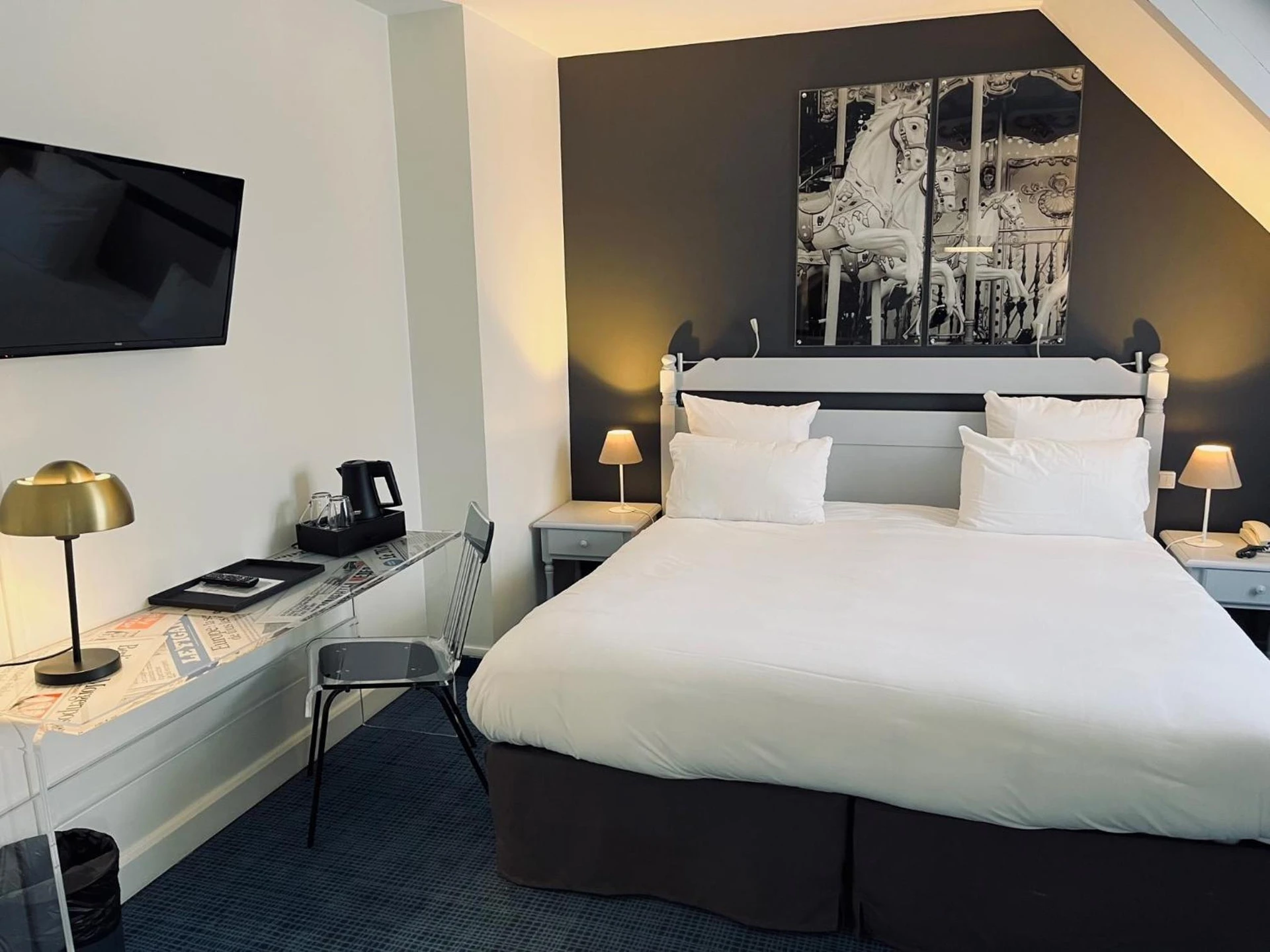 Chambre disponible pour un séminaire d'entreprise à Hotel Le Cardinal Rueil Centre - Rueil-Malmaison