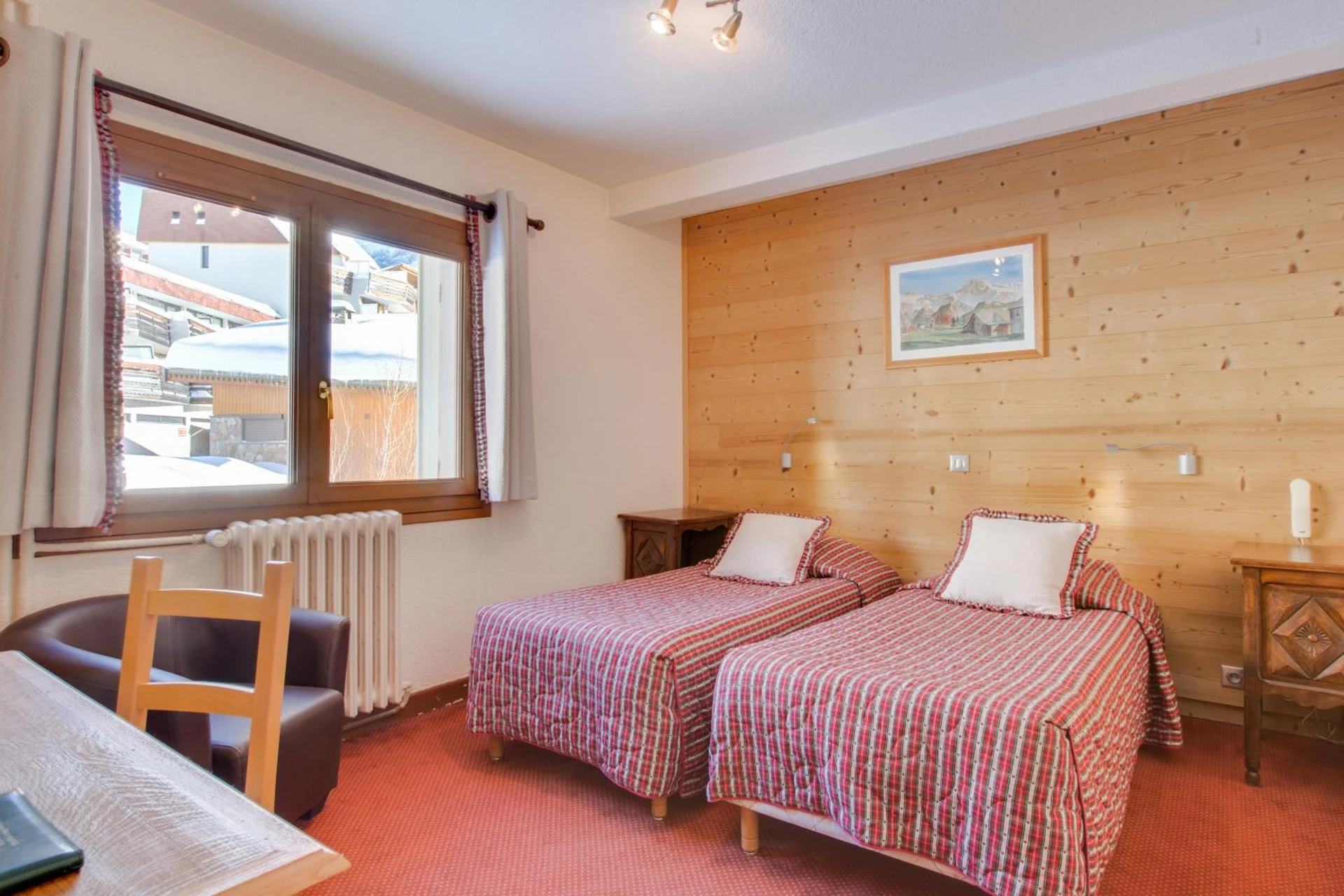 Magnifique chambre pour un séminaire d'entreprise à Le Castillan - L'Alpe-d'Huez