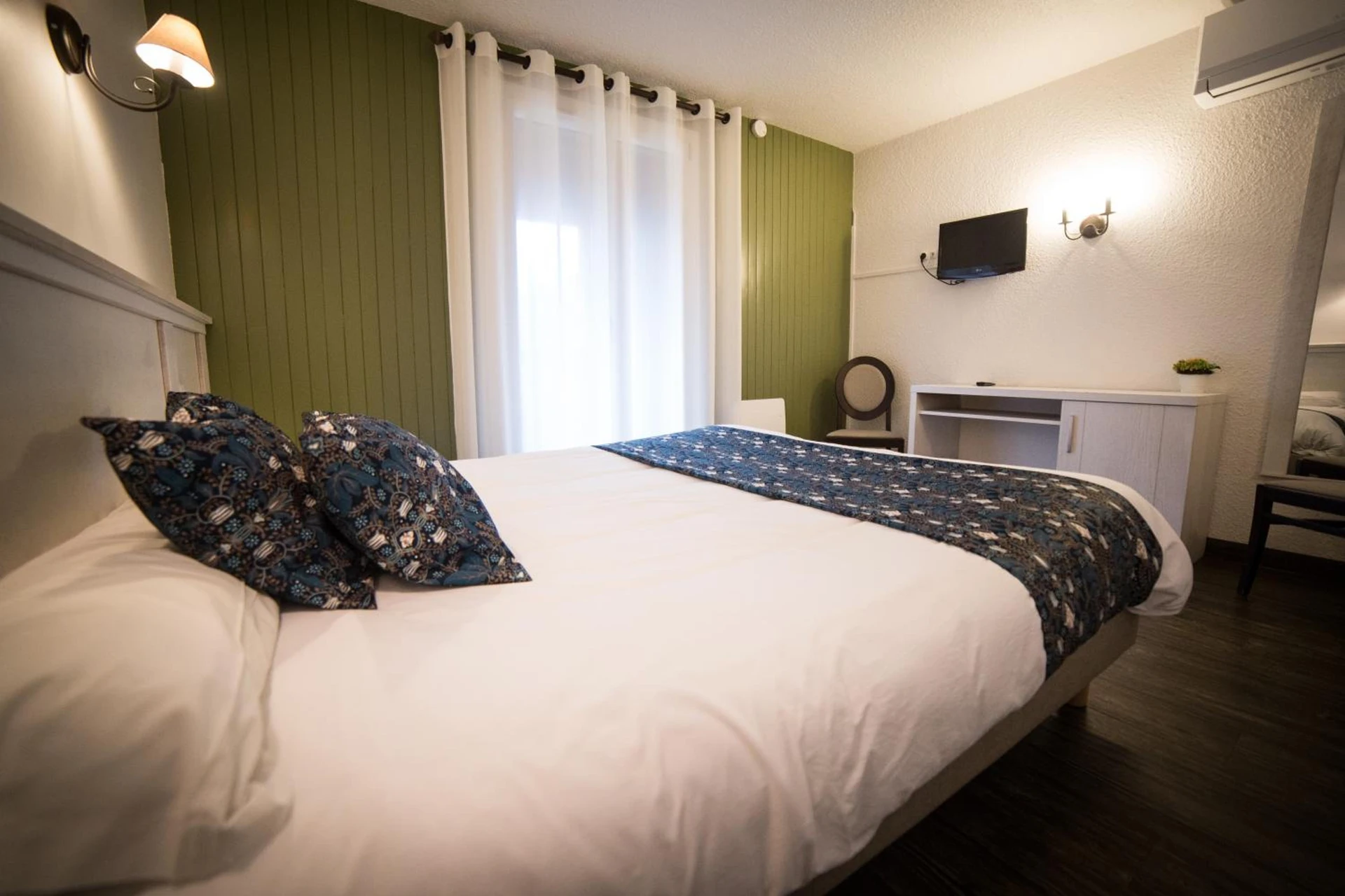 Chambre disponible pour un séminaire d'entreprise à Le Catinat Fleuri - Guillestre